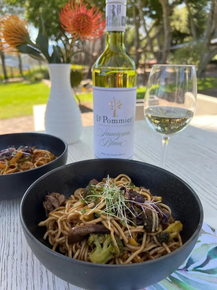 Restaurant/places to eat in Le Pommier Wine Estate