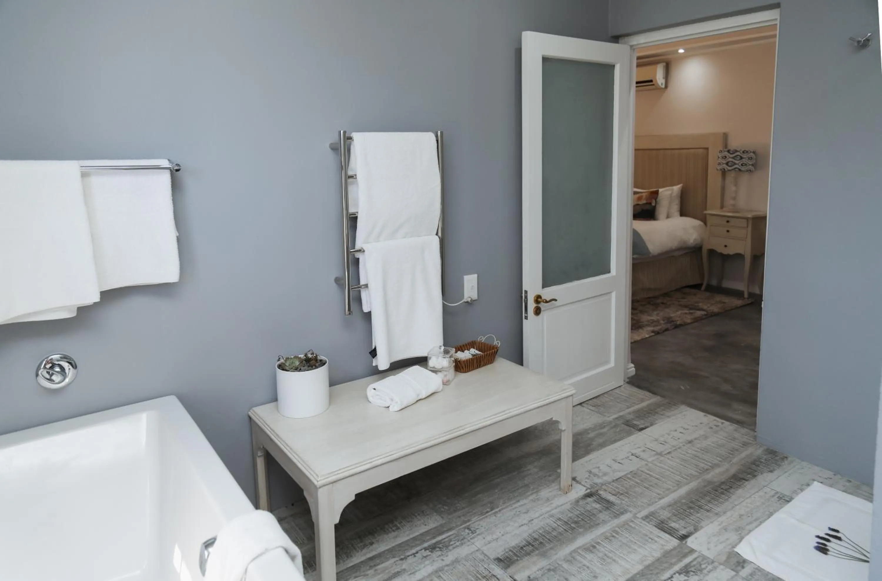 Bathroom, Bed in Le Pommier Wine Estate