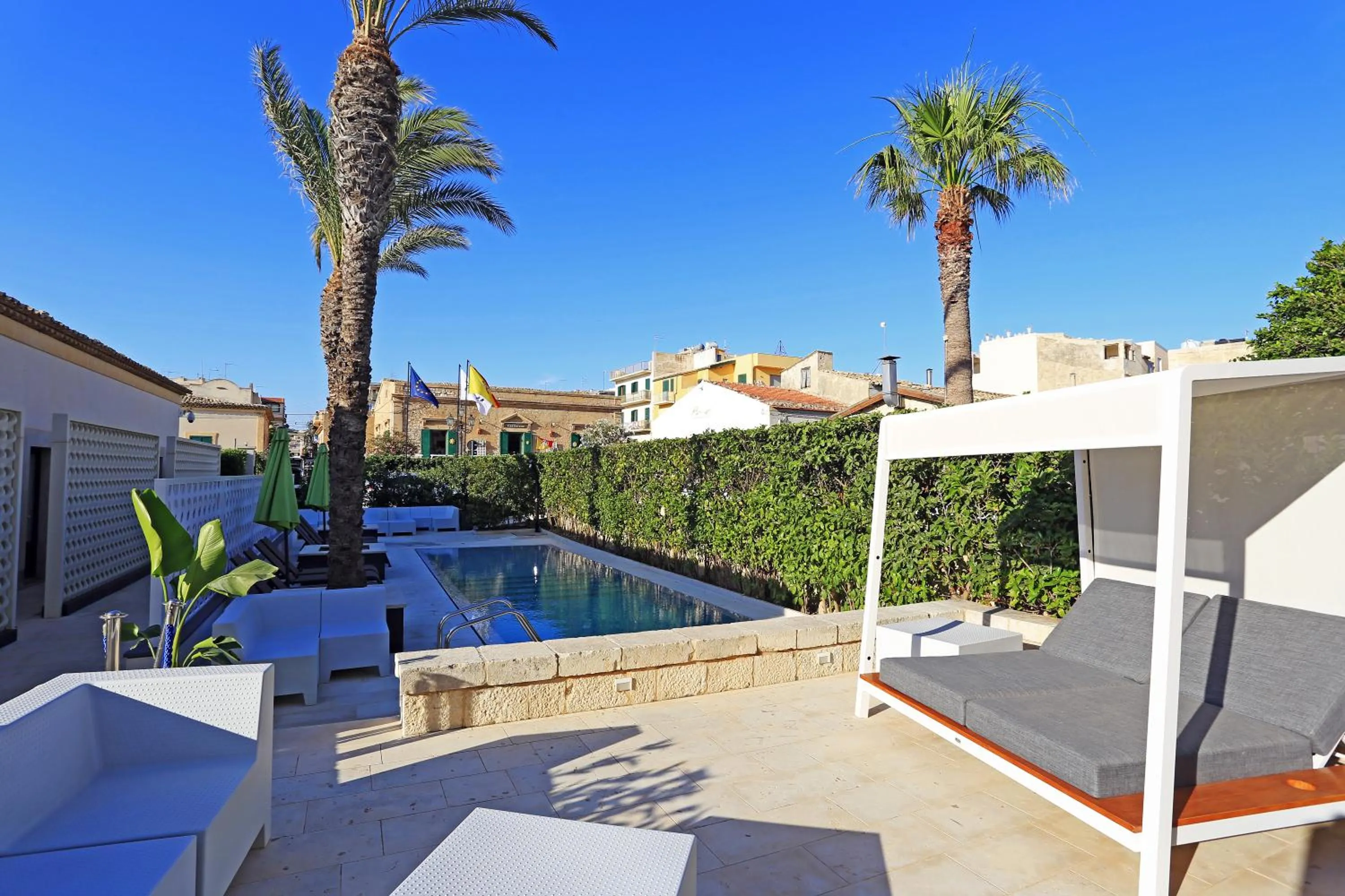 Zafran Boutique Hotel