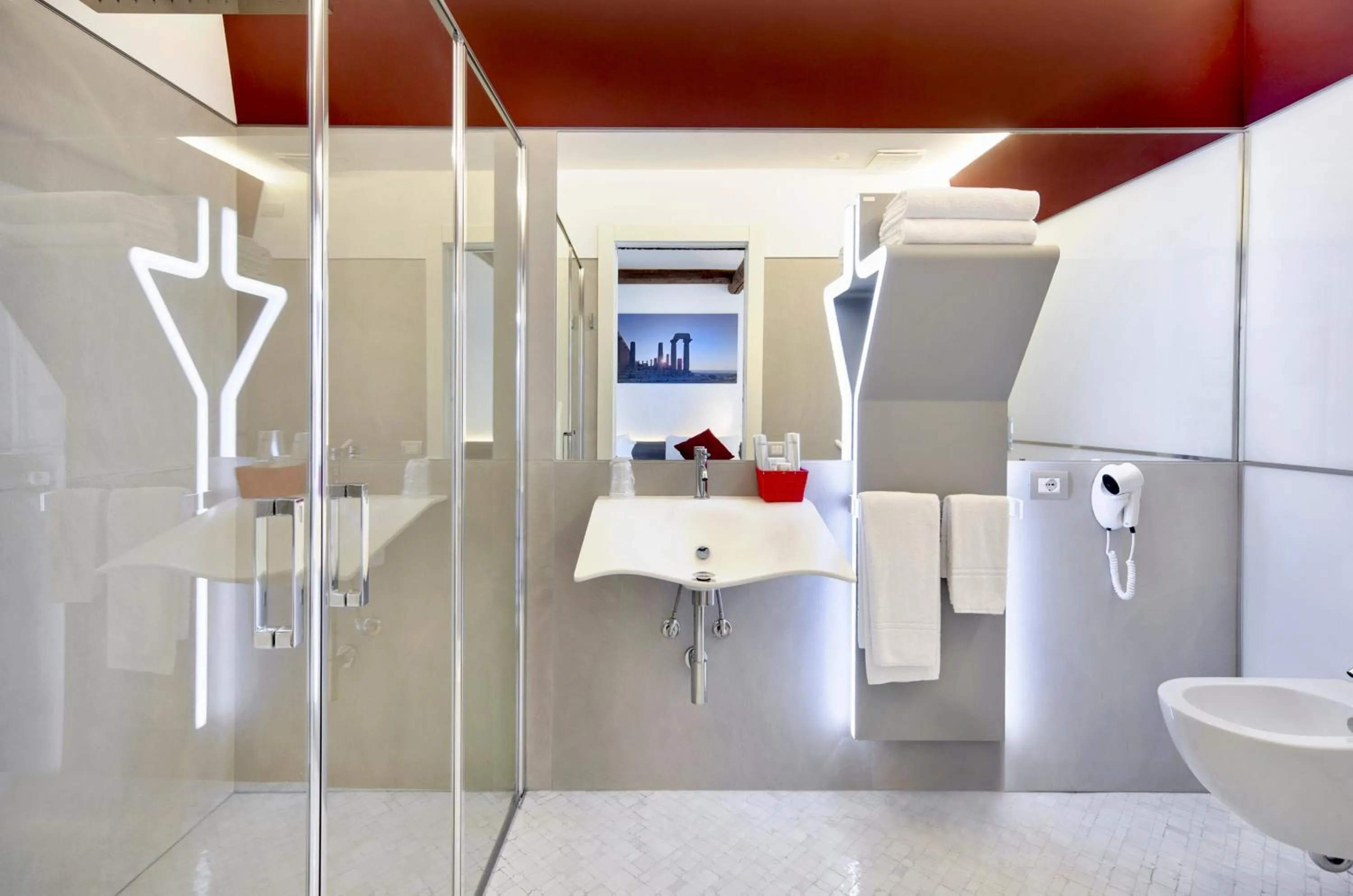 Shower in Zafran Boutique Hotel