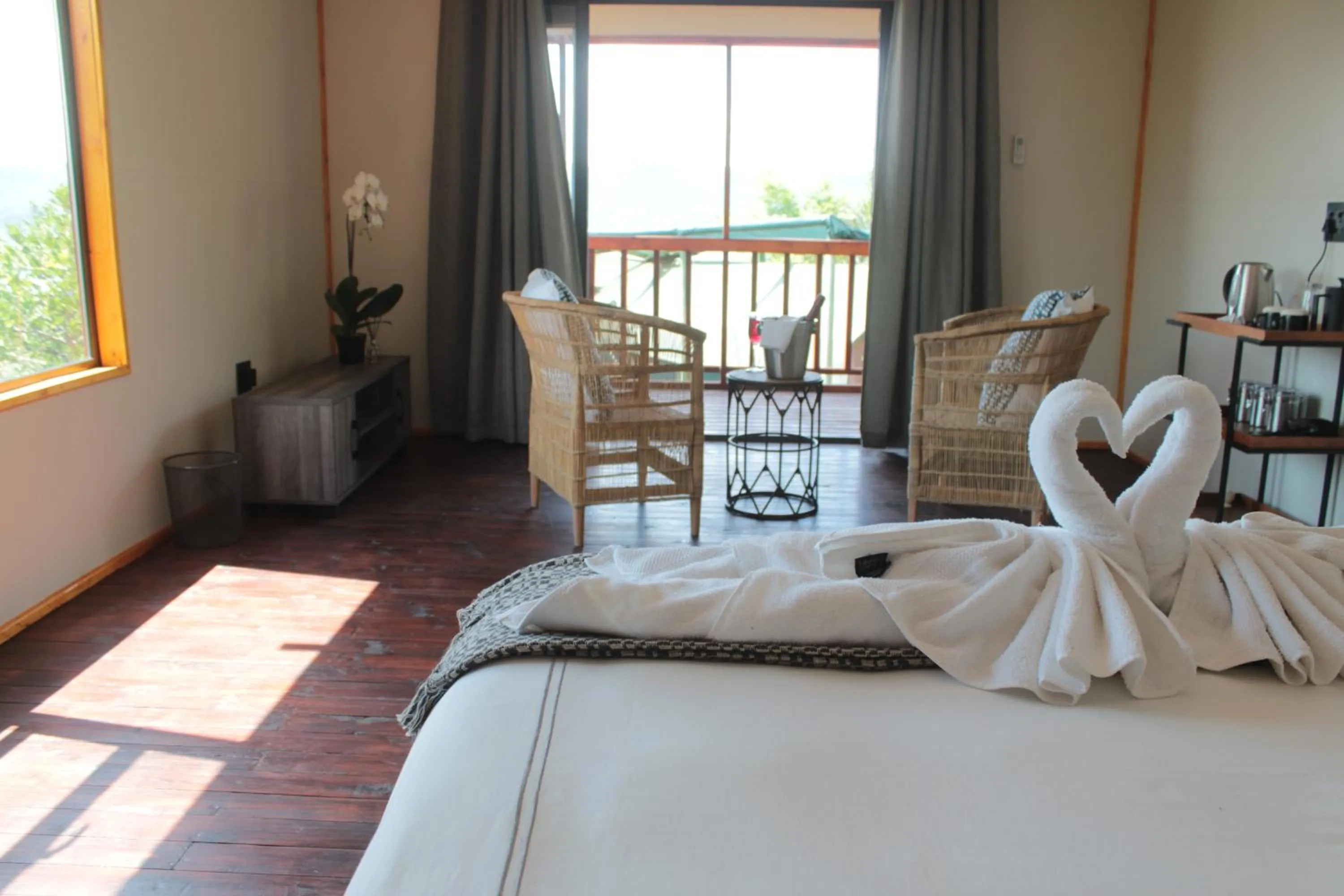 Photo of the whole room, Bed in La Montagne Guest Lodge