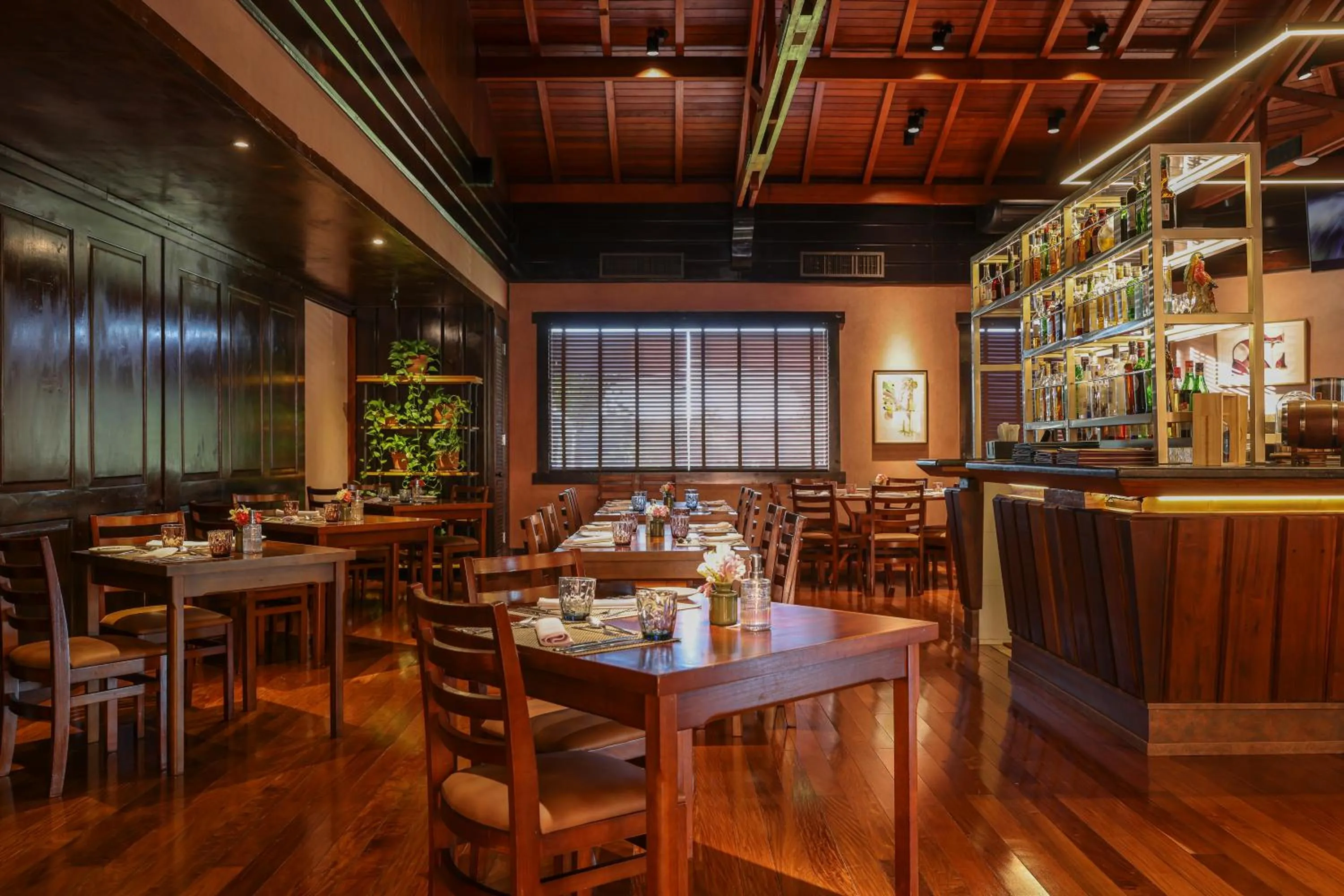 Restaurant/places to eat in Sanma Hotel