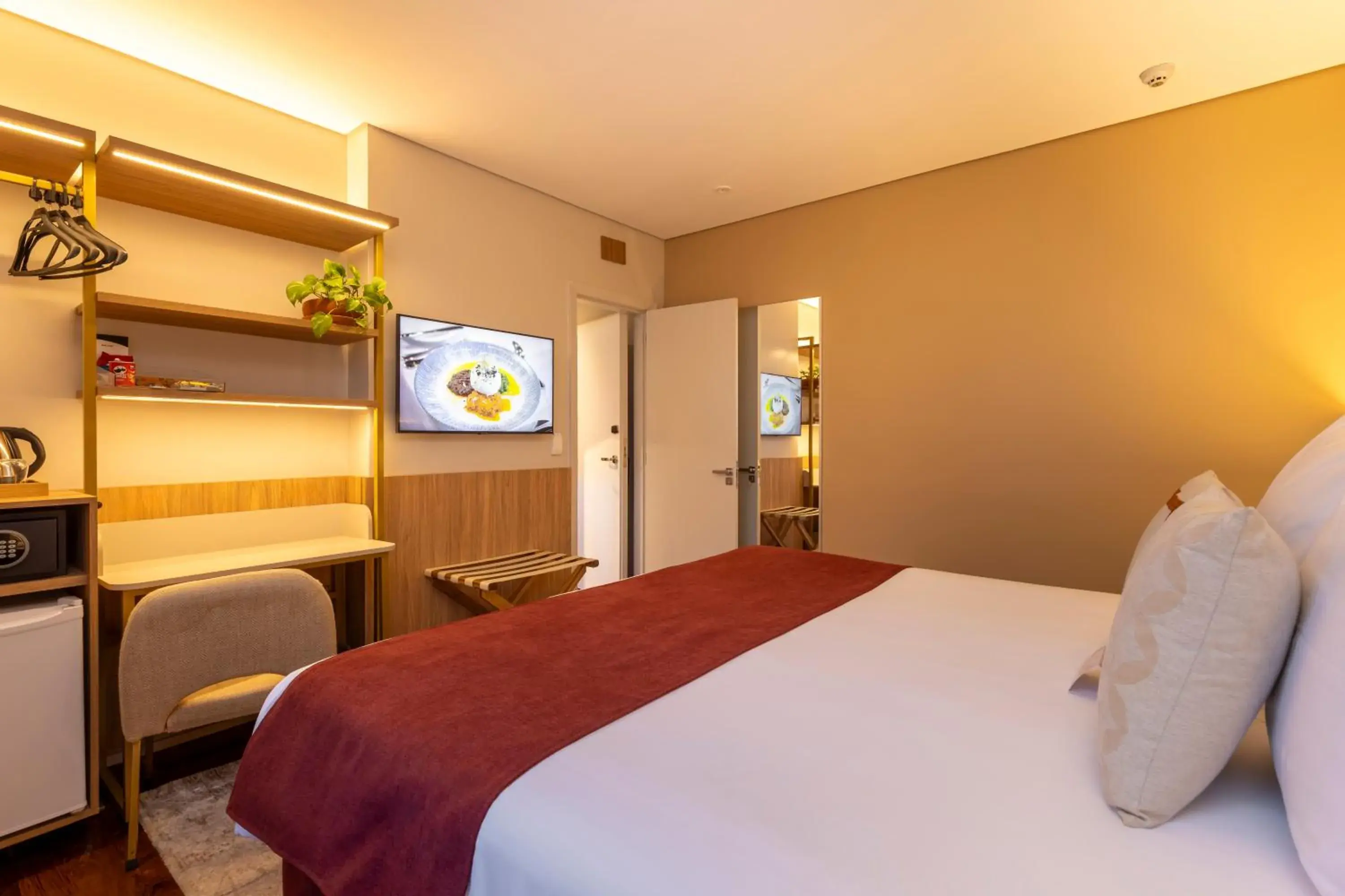 Family Room with Shared Bathroom in Sanma Hotel Family Room with Shared Bathroom in Sanma Hotel