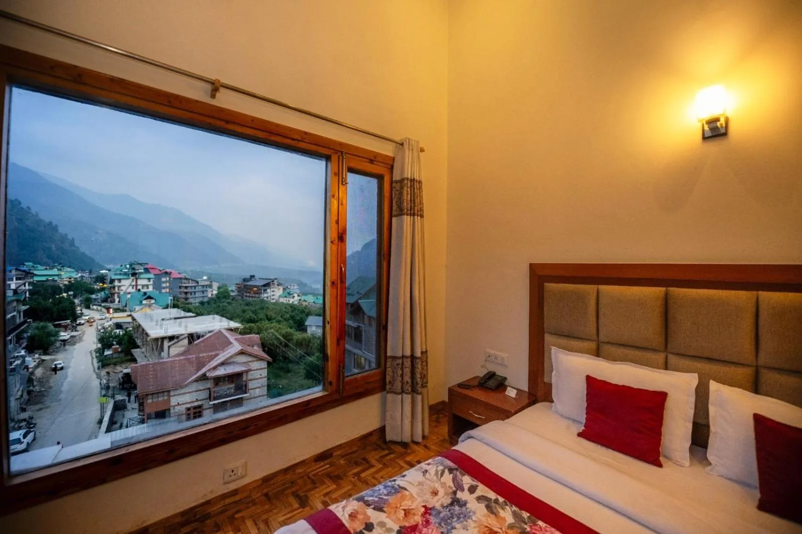 Mountain view, Bed in Azure Chandertal Regency Hotel And Spa