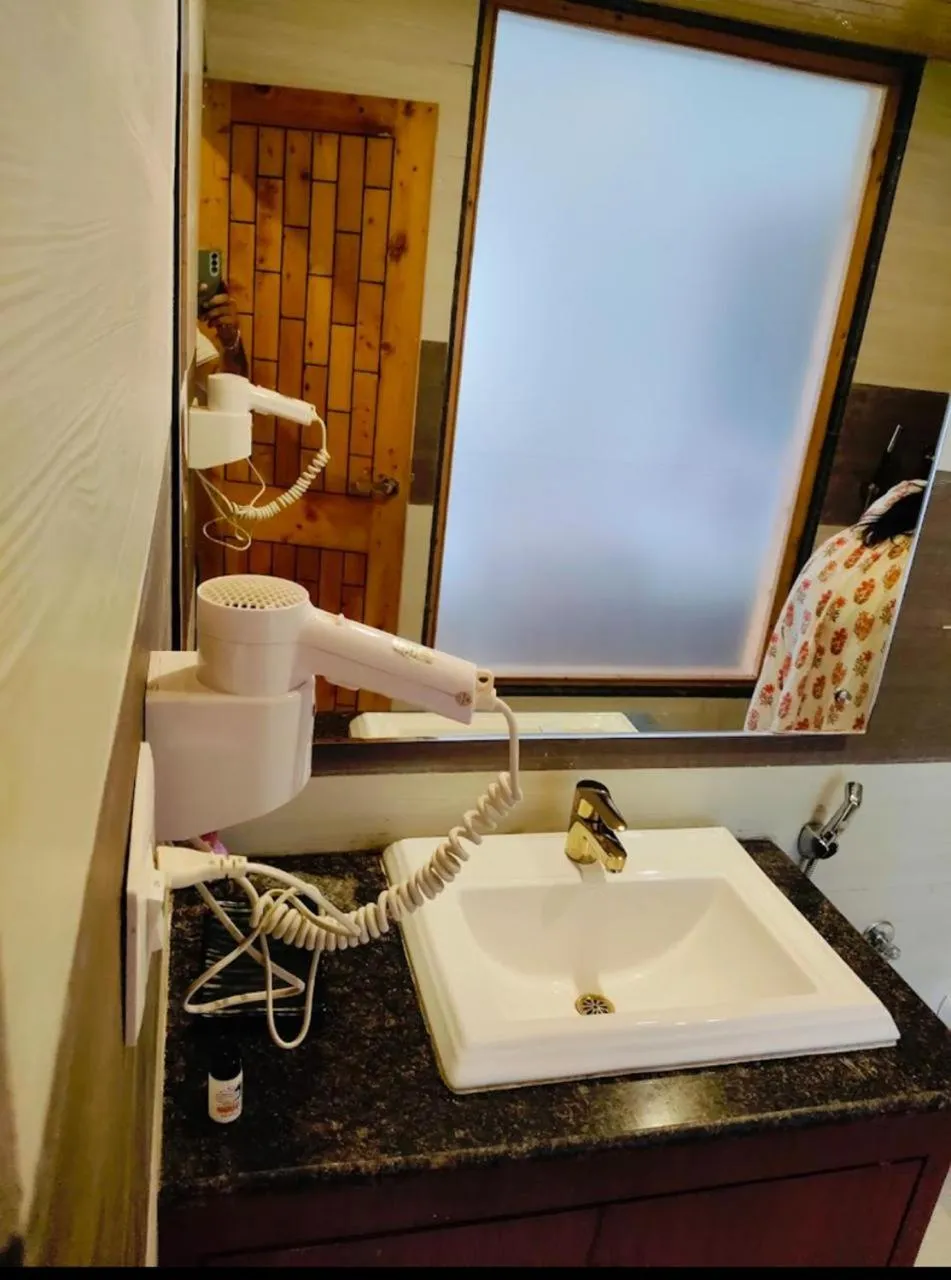 Bathroom in Azure Chandertal Regency Hotel And Spa