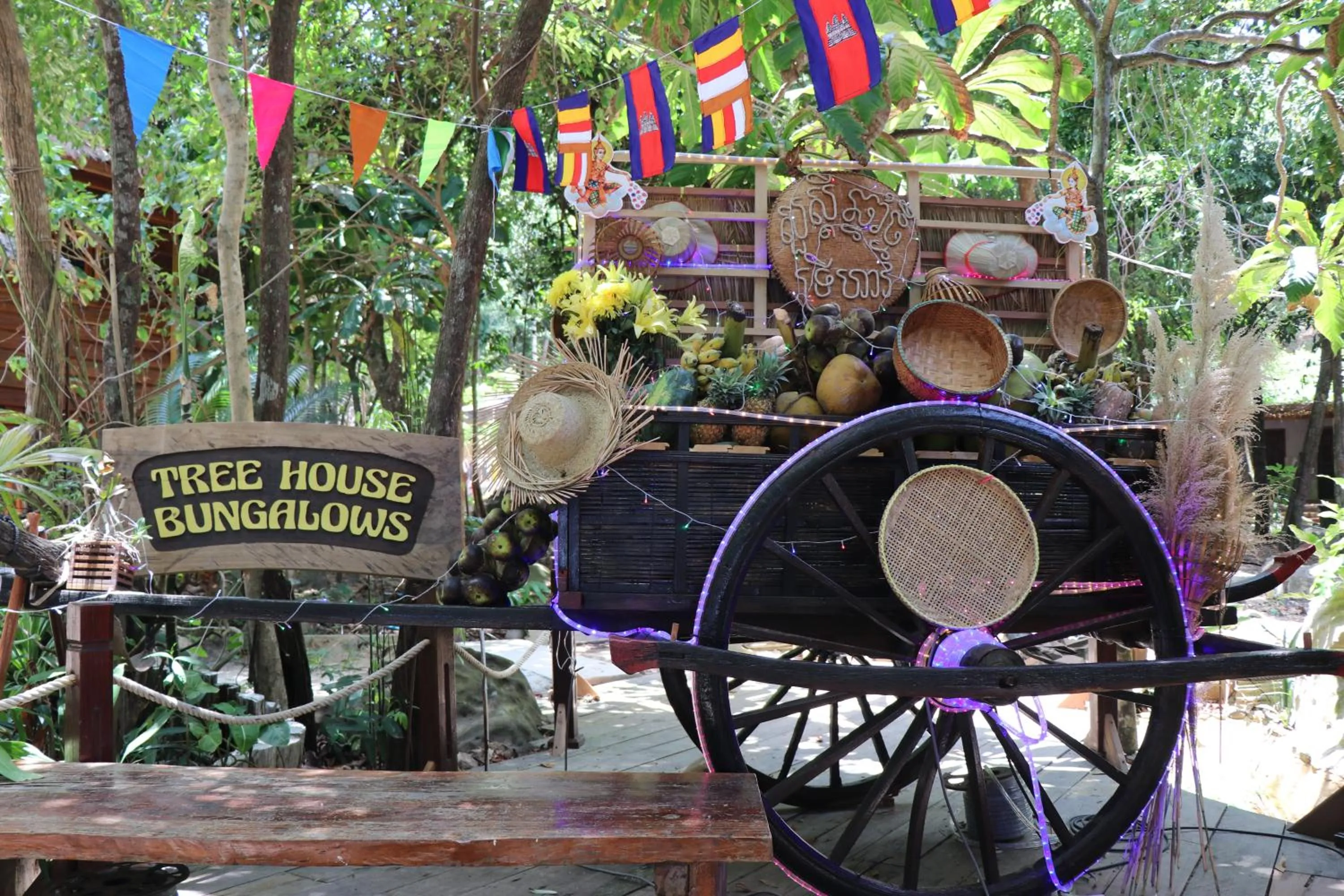 Logo/Certificate/Sign in Tree House Bungalows