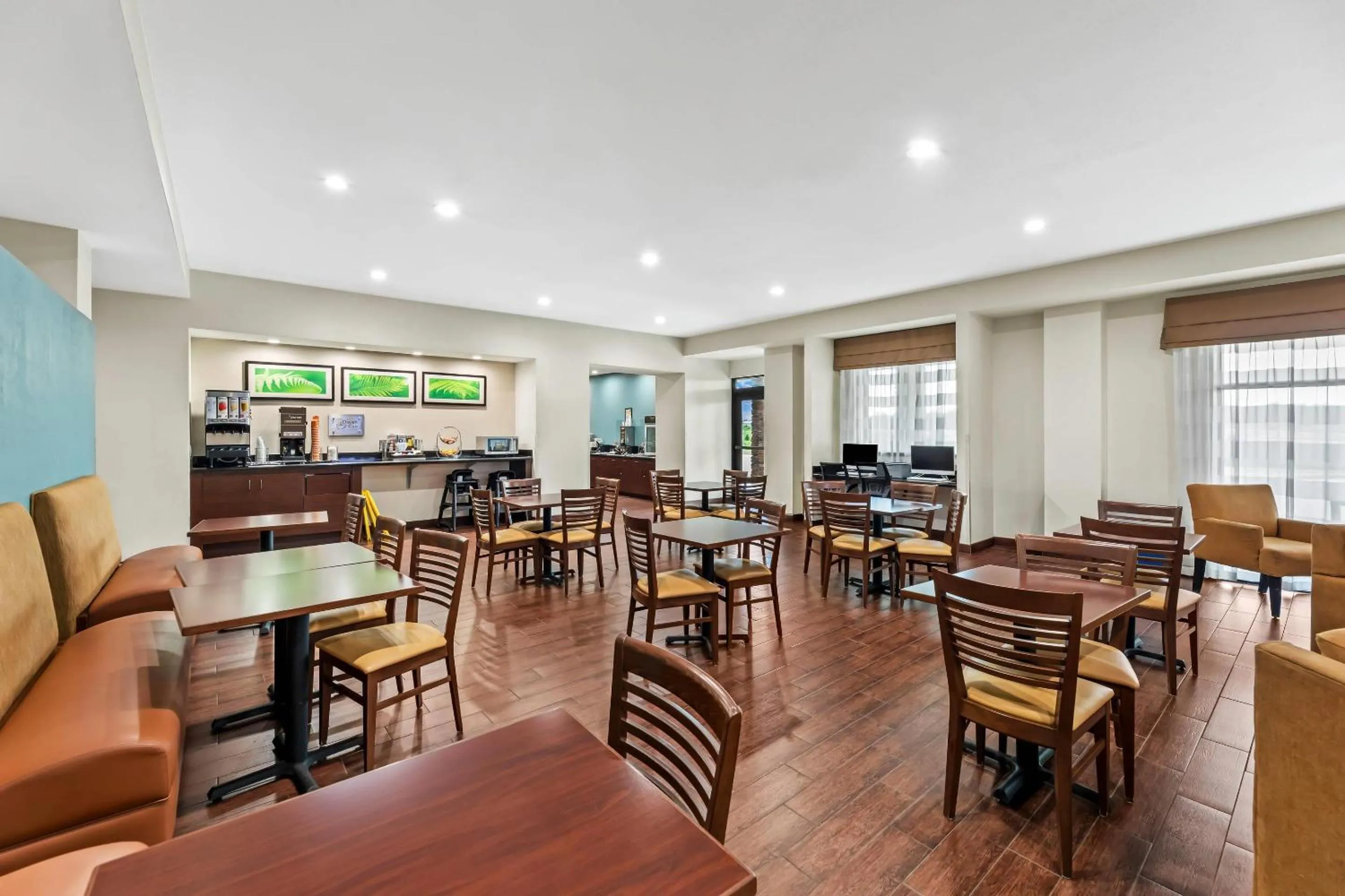 Breakfast in MainStay Suites Lufkin