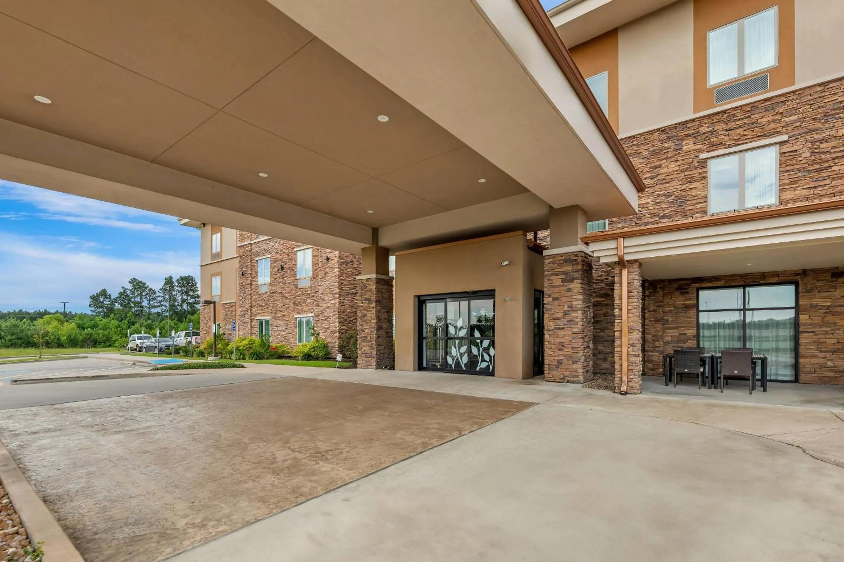 Property building in MainStay Suites Lufkin