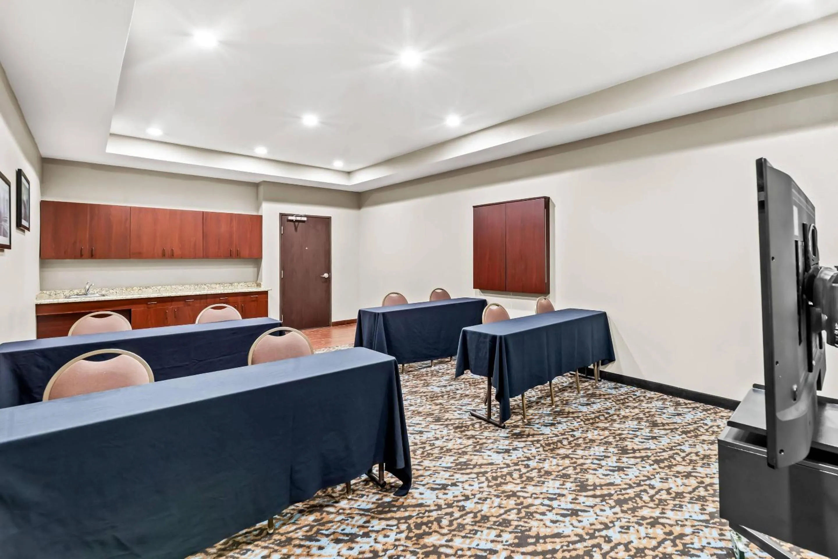 Meeting/conference room in MainStay Suites Lufkin