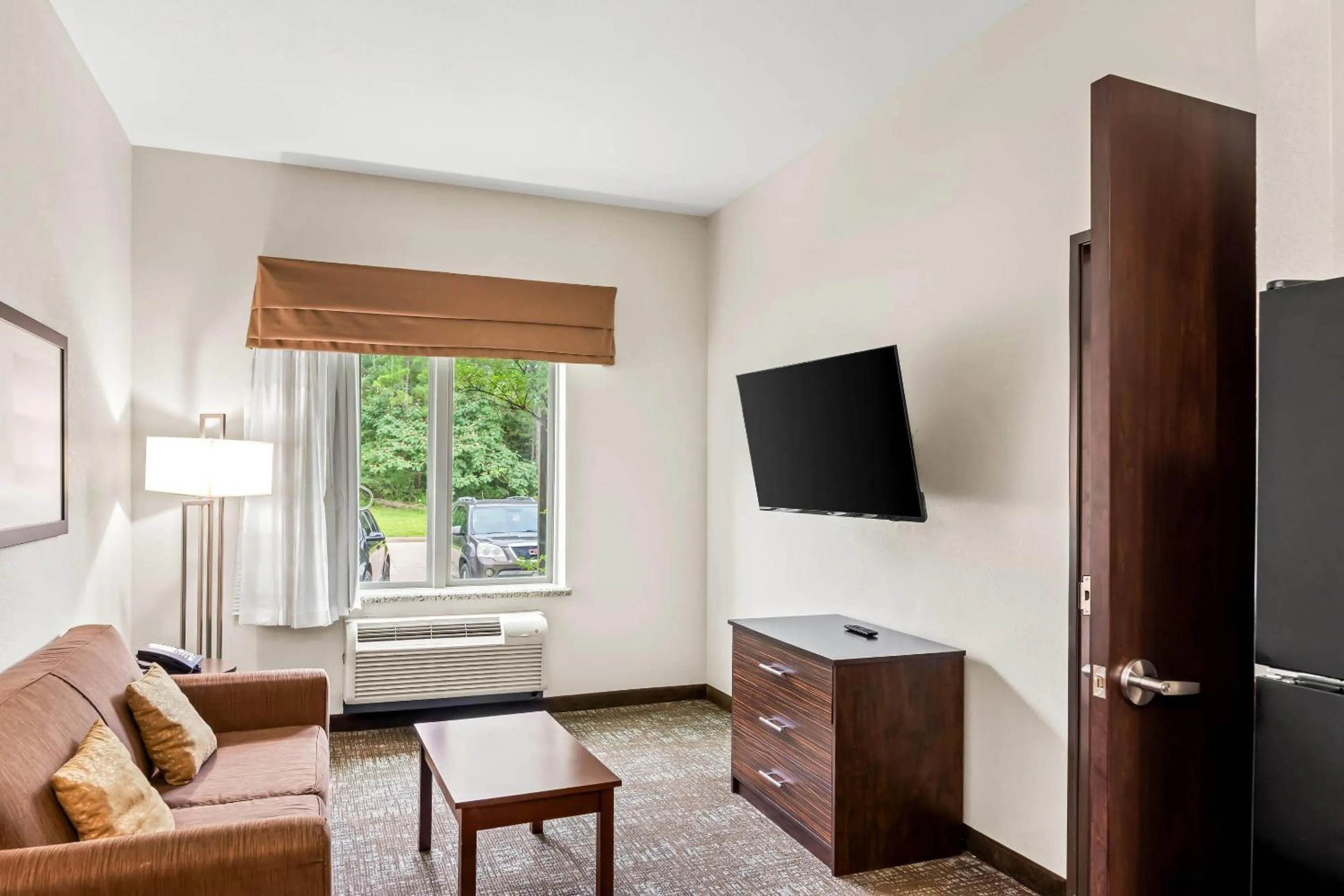 Bedroom in MainStay Suites Lufkin