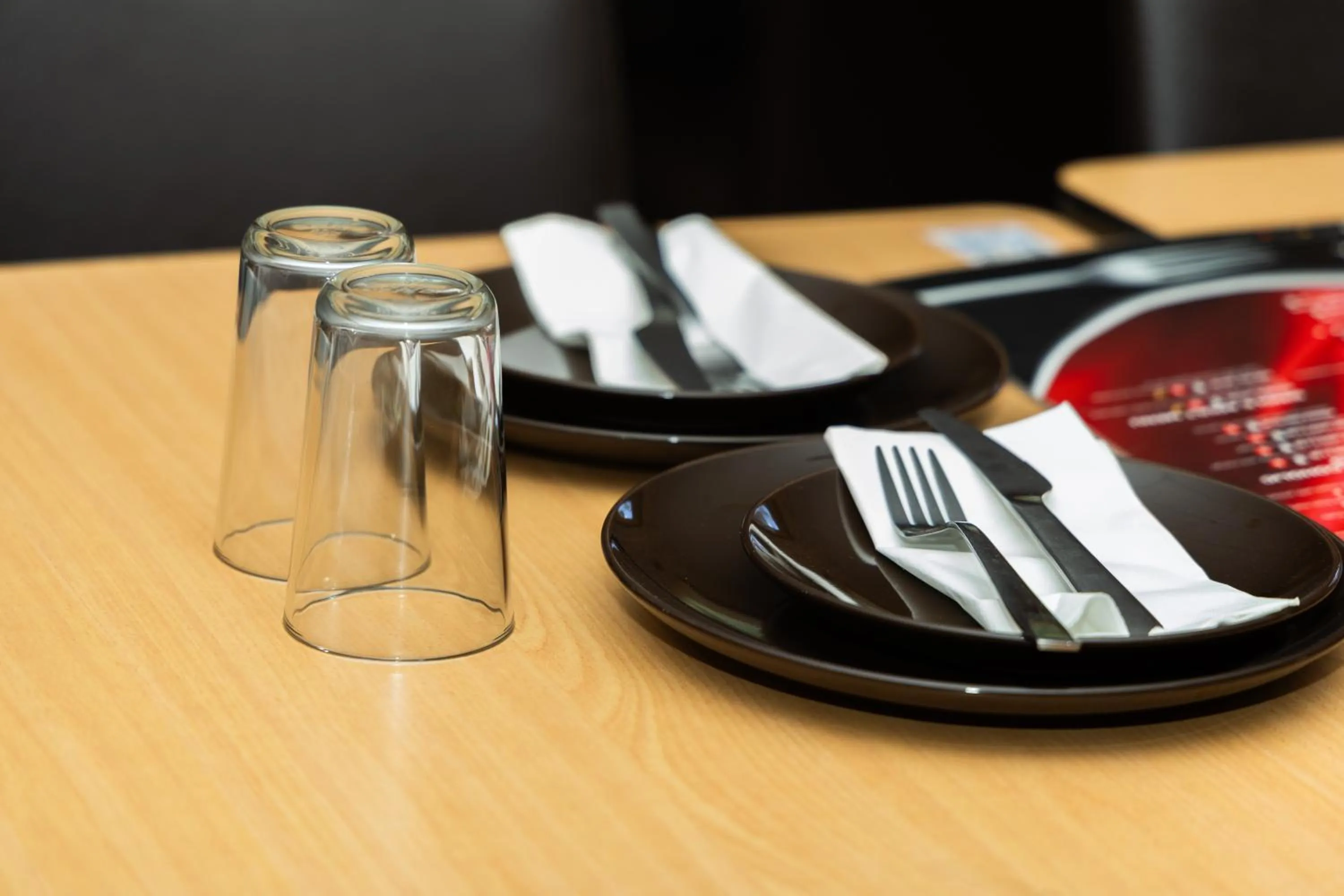 Restaurant/places to eat in Gosford Inn Motel