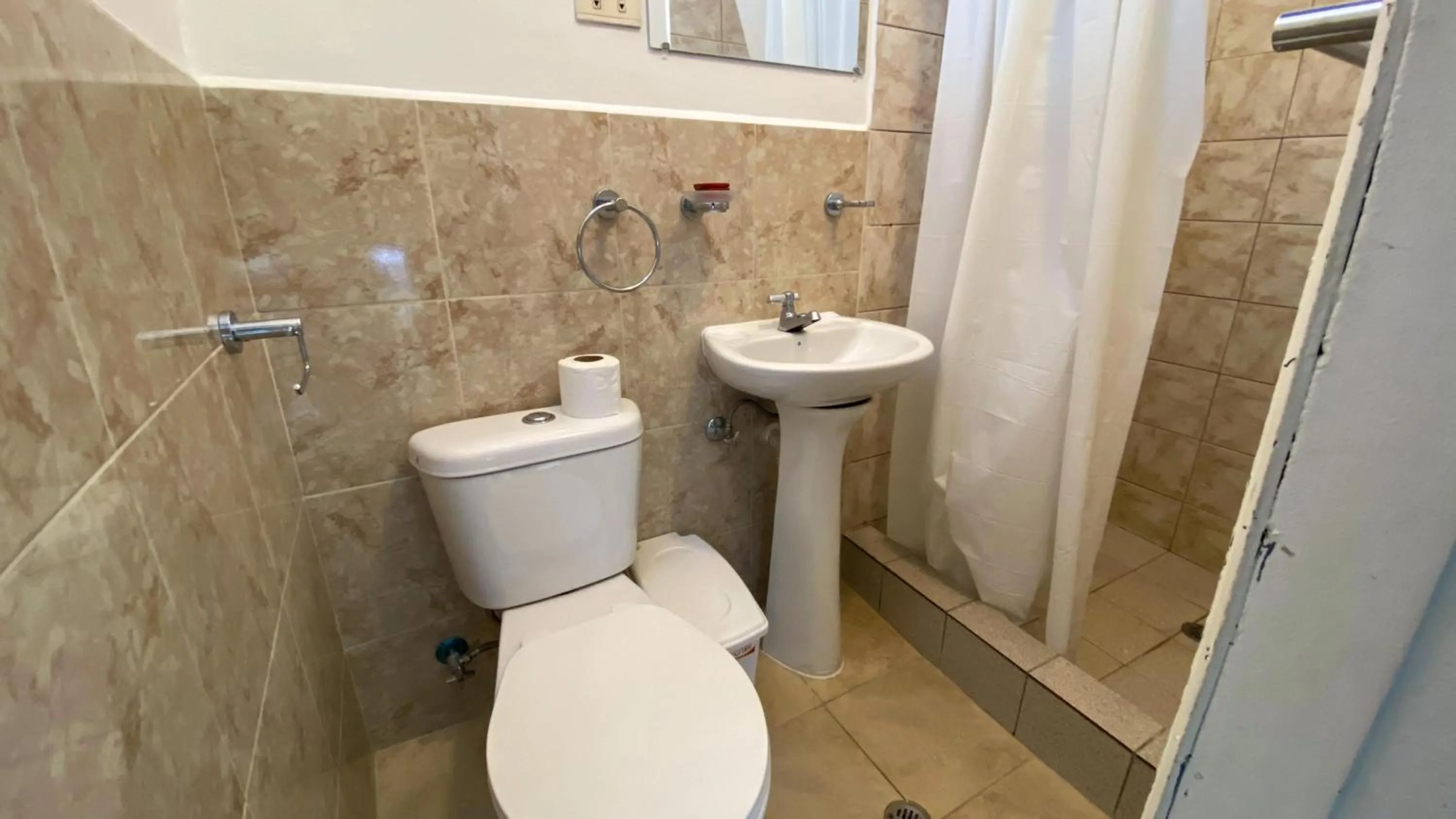 Bathroom in Sakti Hostal B&B