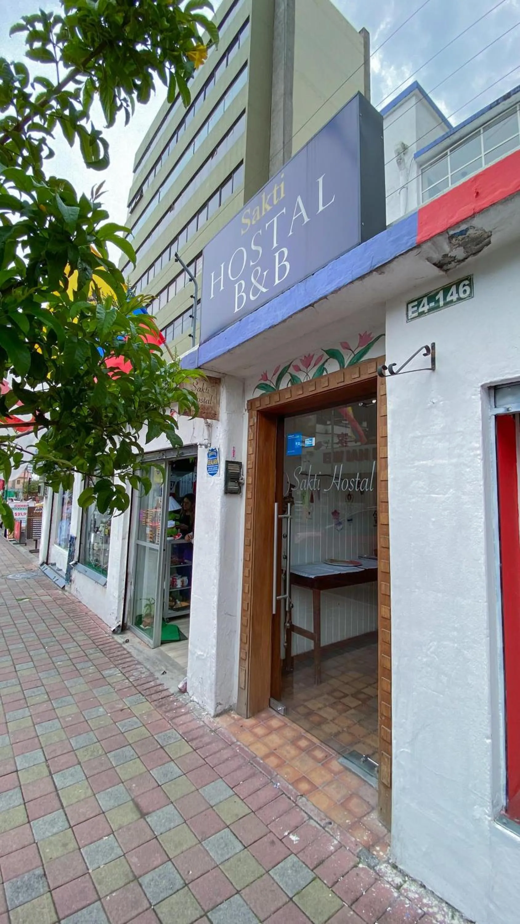 Facade/entrance in Sakti Hostal B&B