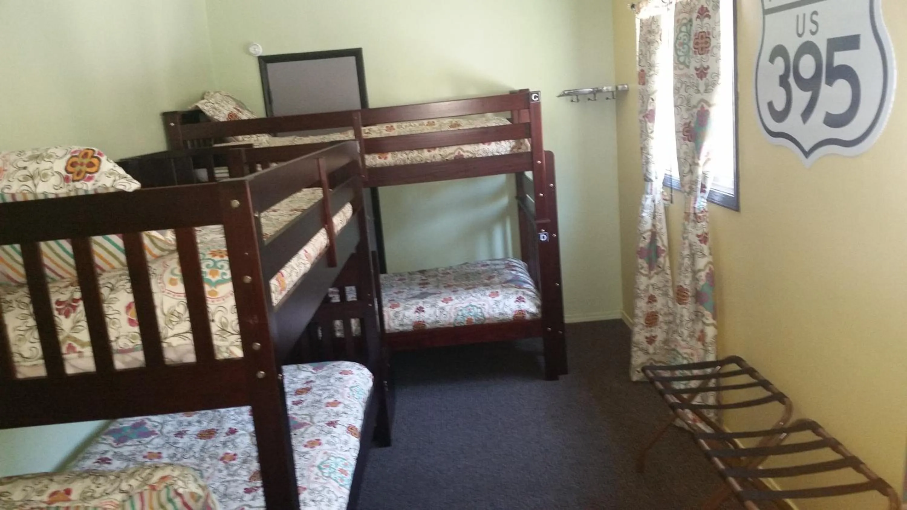 bunk bed, Bed in Moderne Hostel