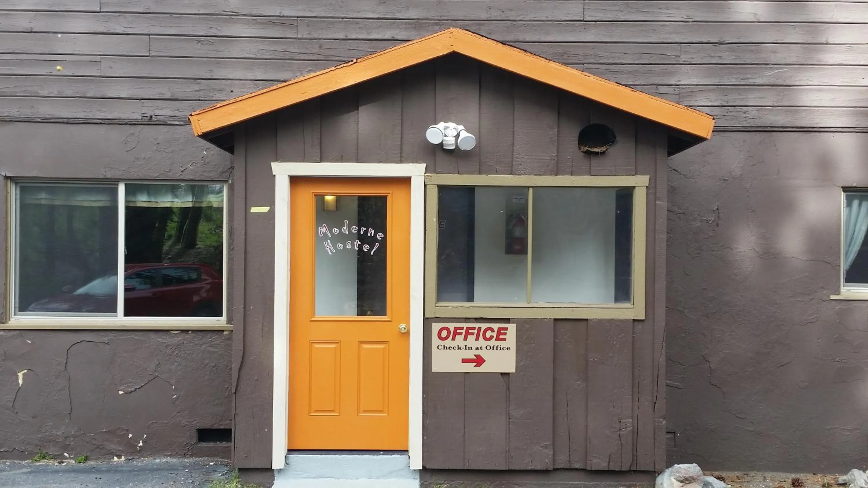 Facade/entrance in Moderne Hostel