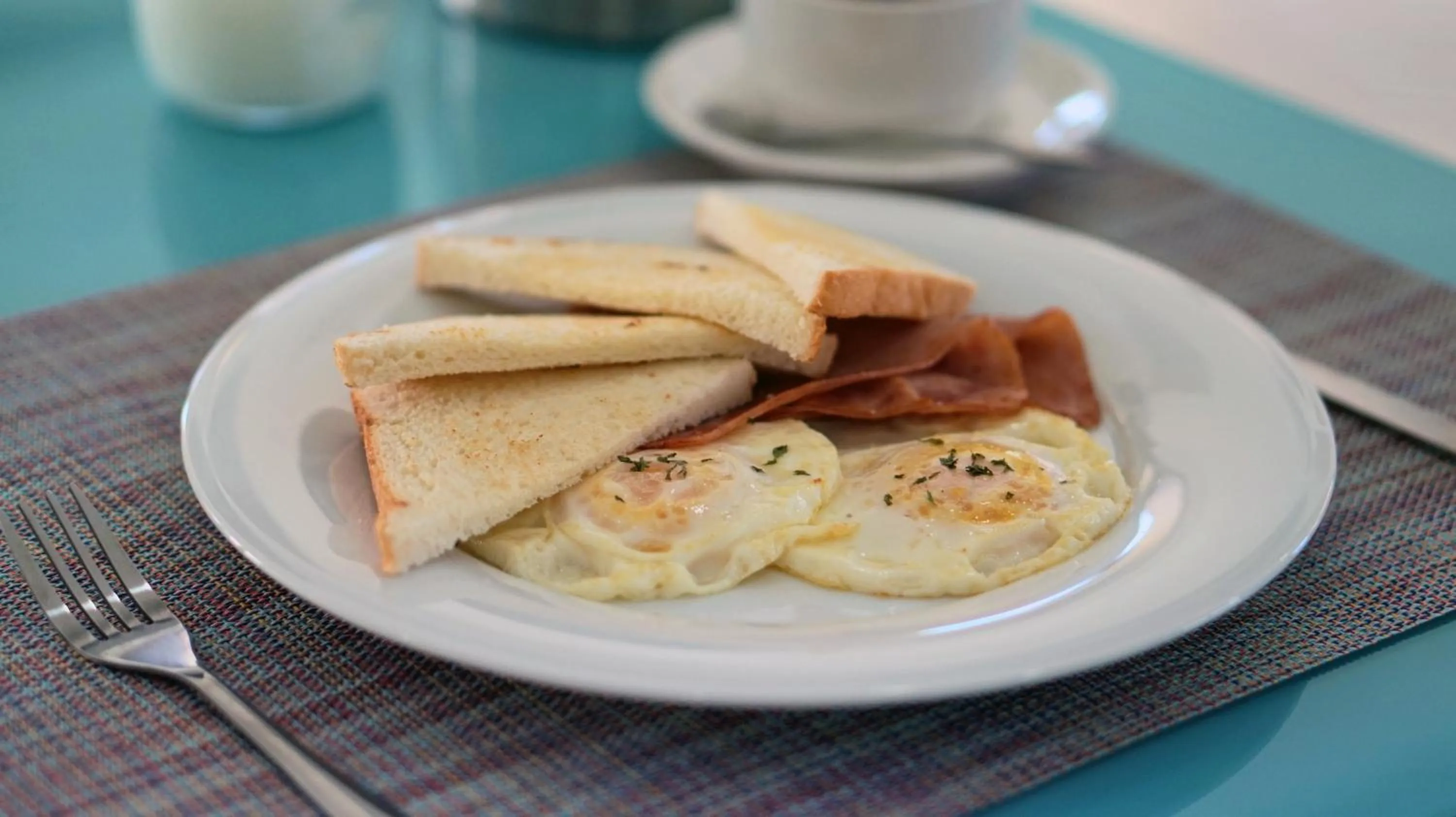American breakfast in Palau Hotel