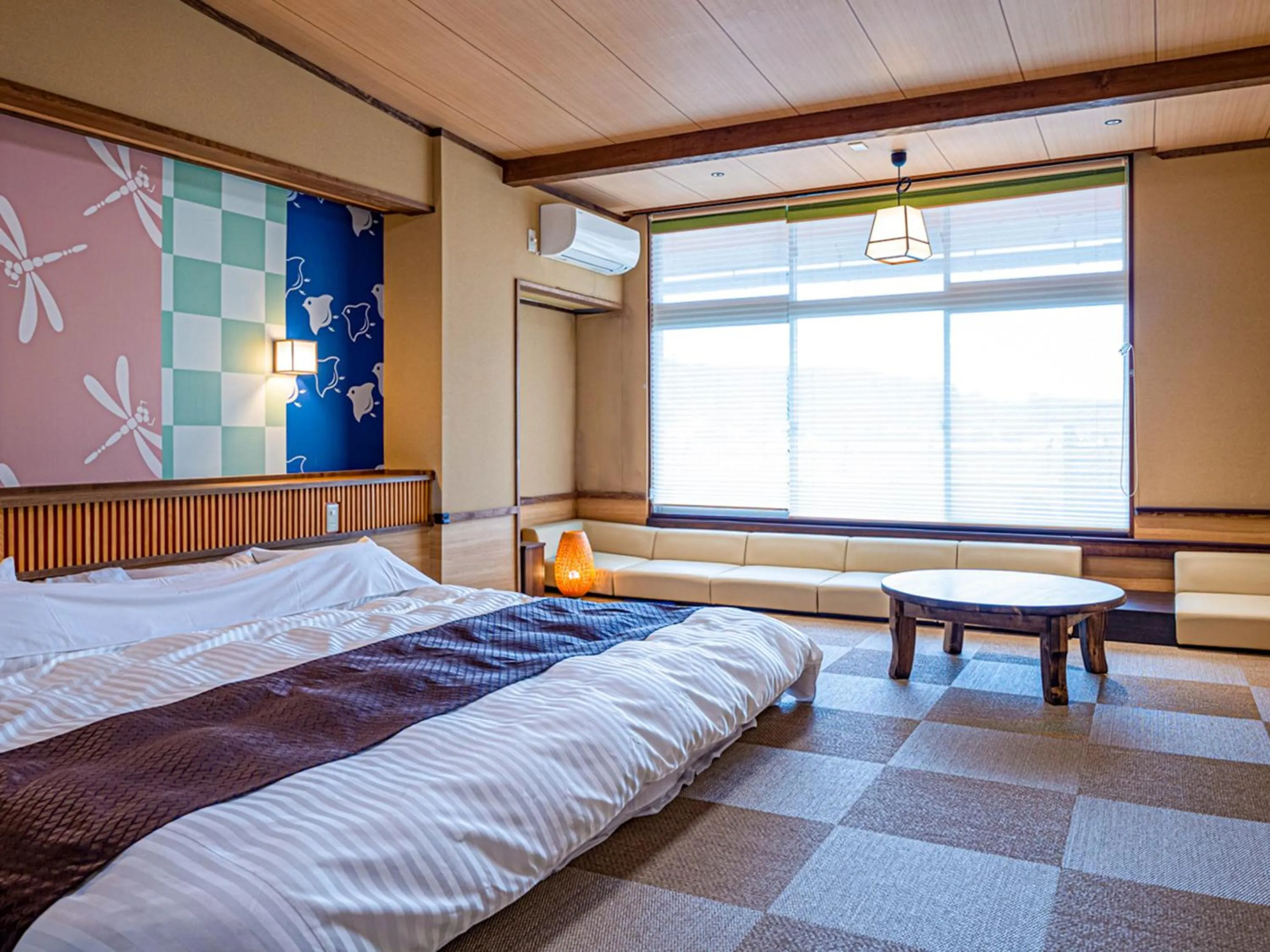 Photo of the whole room, Bed in Kameyama Onsen Hotel