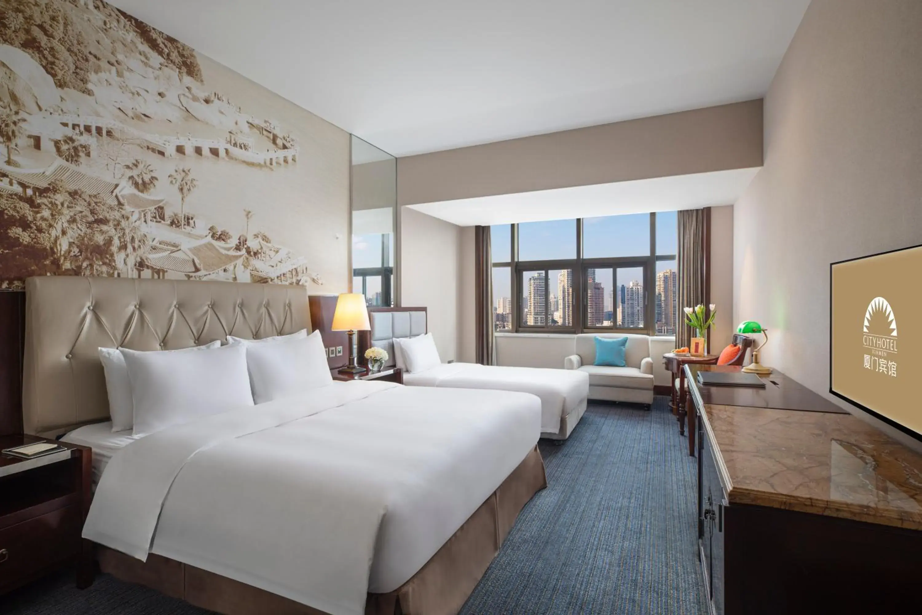 Deluxe City View Family Room(Exclusive children's products, bathrobes, slippers, etc.) in City Hotel Xiamen-Free Welcome Fruits Deluxe City View Family Room(Exclusive children's products, bathrobes, slippers, etc.) in City Hotel Xiamen-Free Welcome Fruits