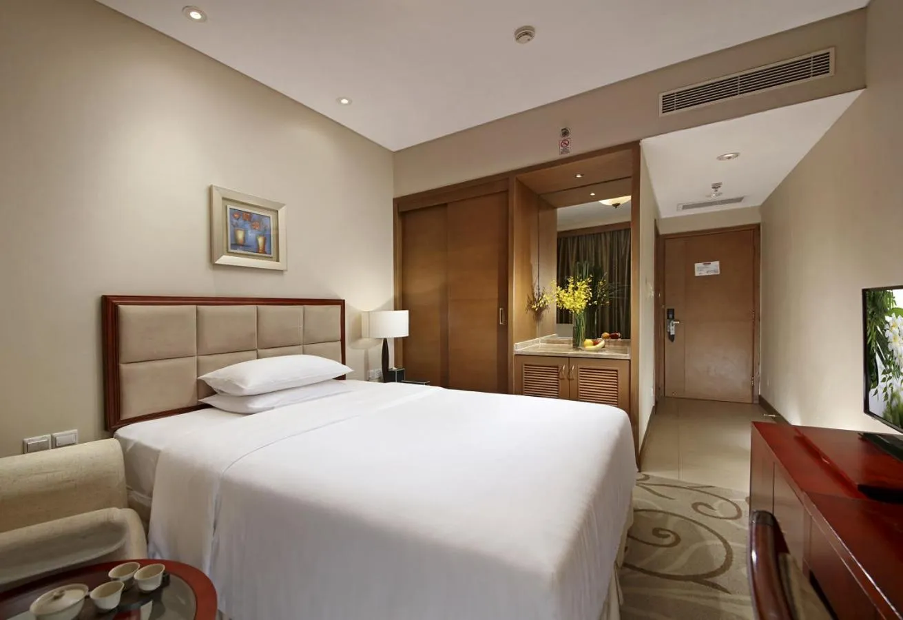 Property building, Bed in City Hotel Xiamen