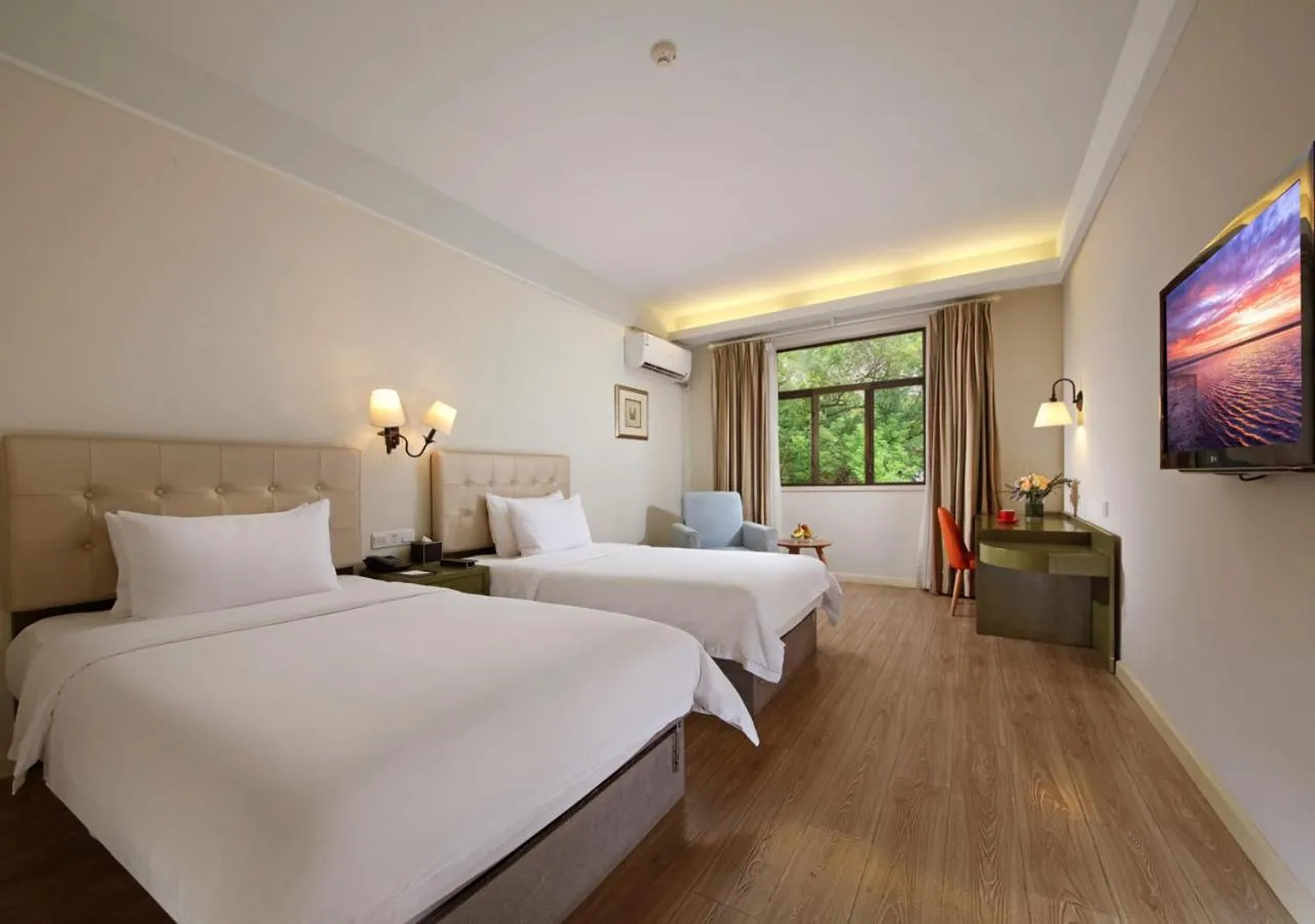 Bedroom, Bed in City Hotel Xiamen