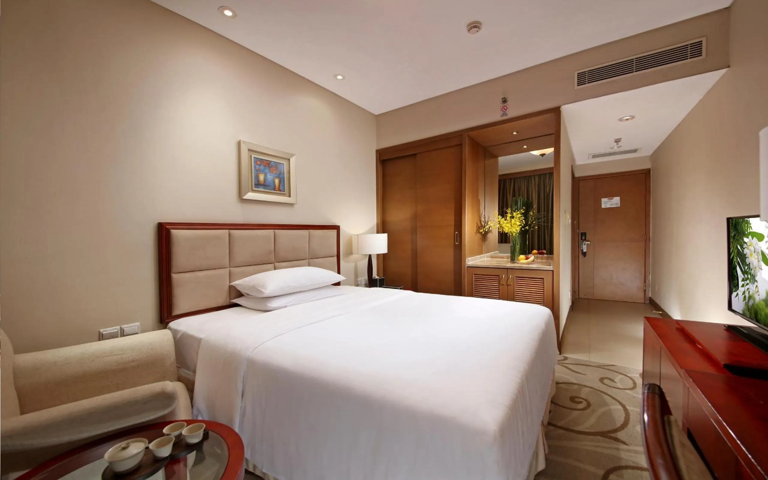Bedroom, Bed in City Hotel Xiamen