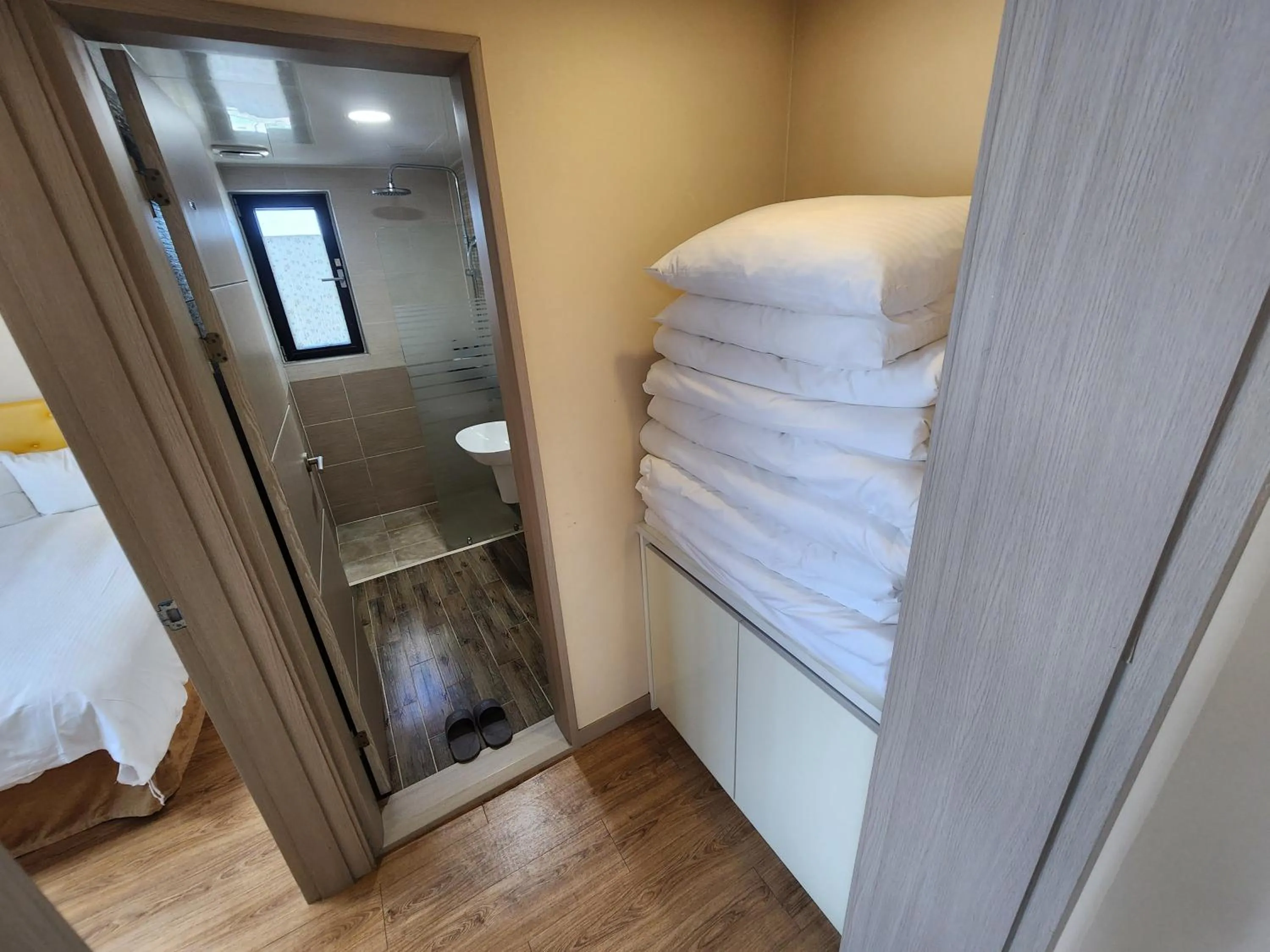 Toilet, Bed in Hotel Haema