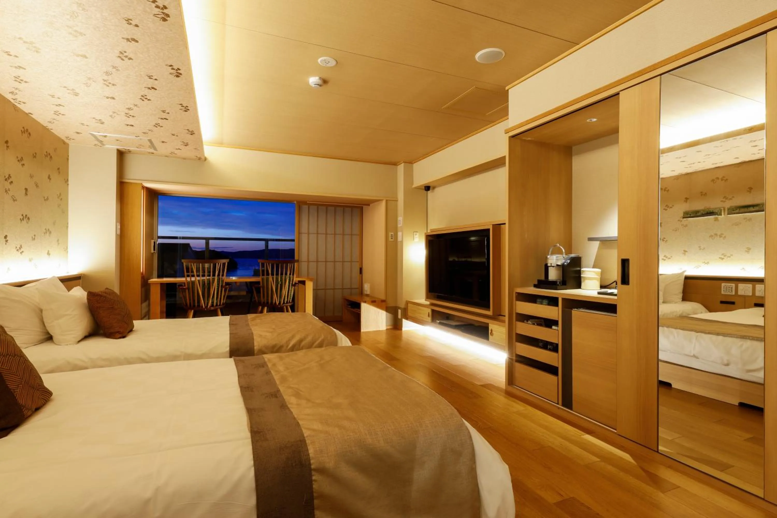 Night, Bed in Sun Urashima Yuki no Sato