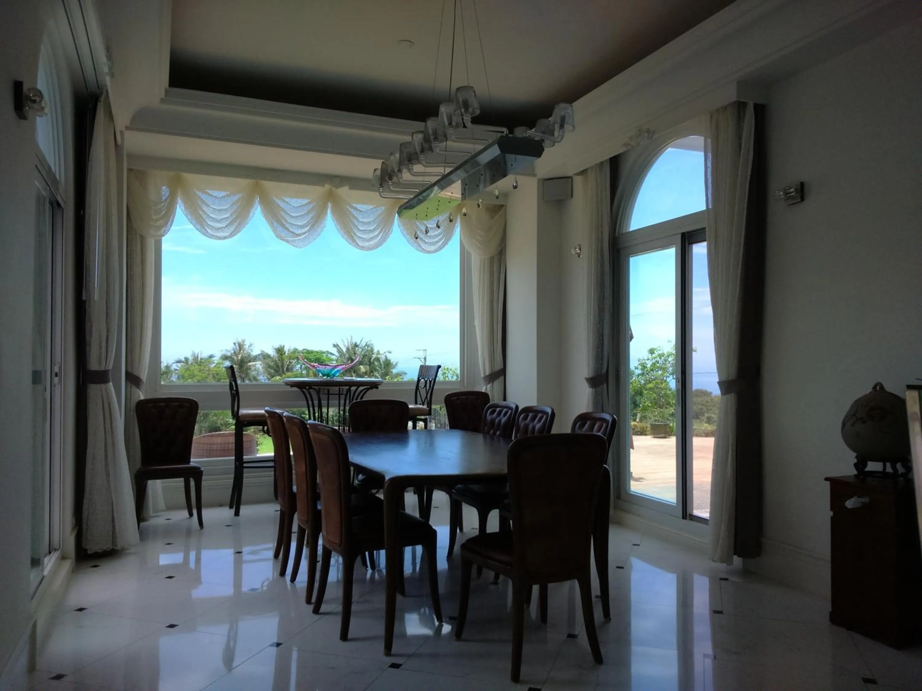 Restaurant/places to eat in Dear Garden