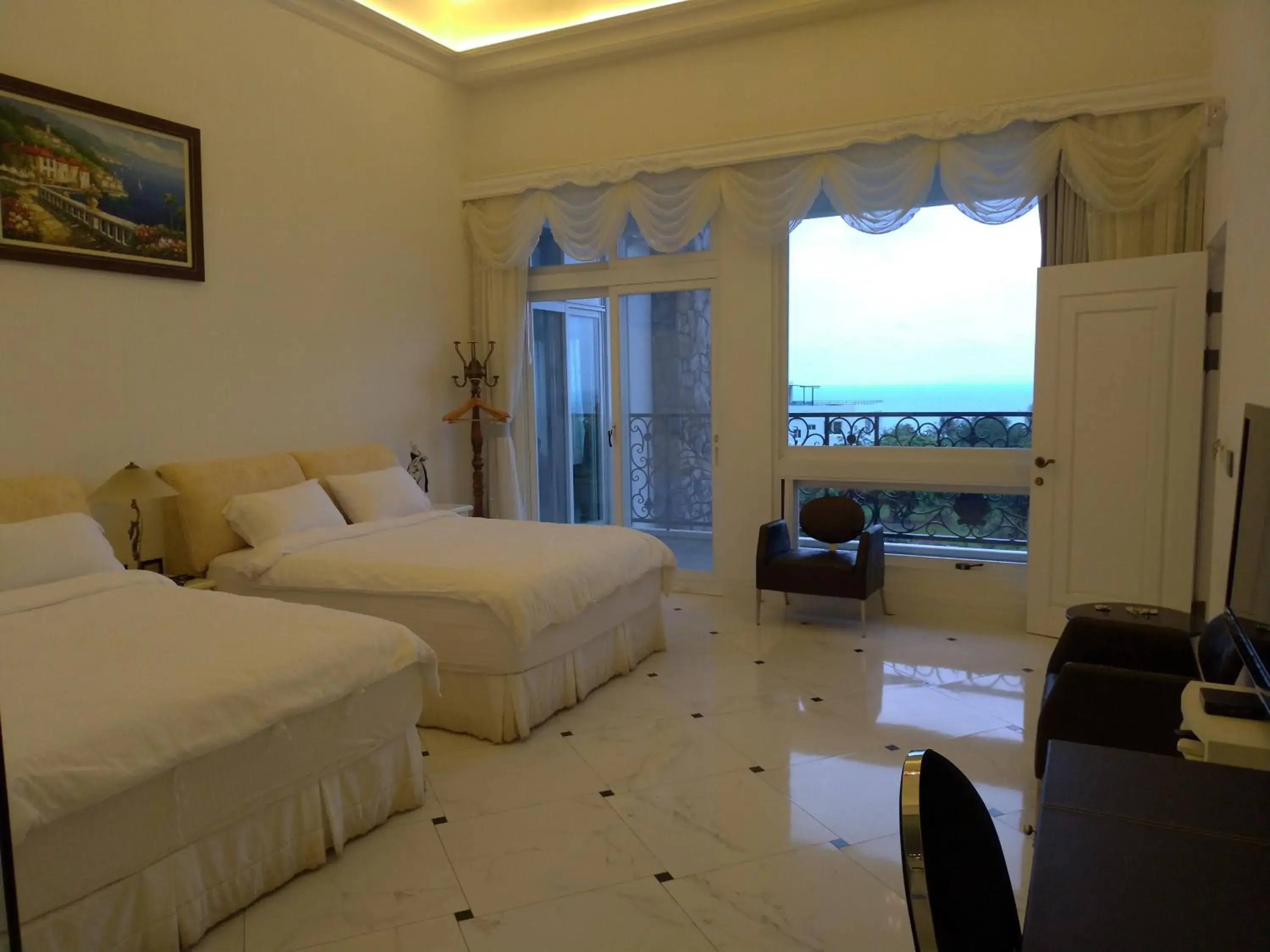 Quadruple Room with Private Bathroom in Dear Garden Quadruple Room with Private Bathroom in Dear Garden