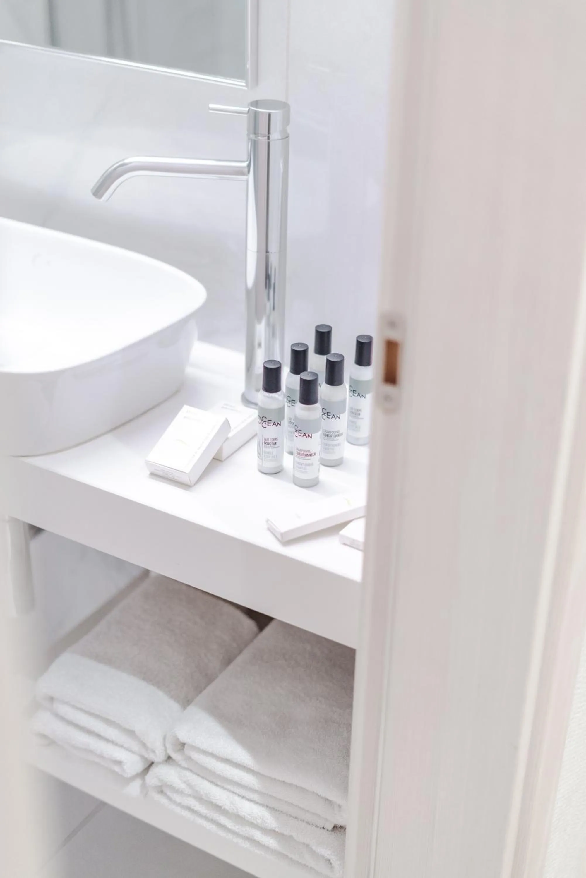 Bathroom in Athens Cypria Hotel