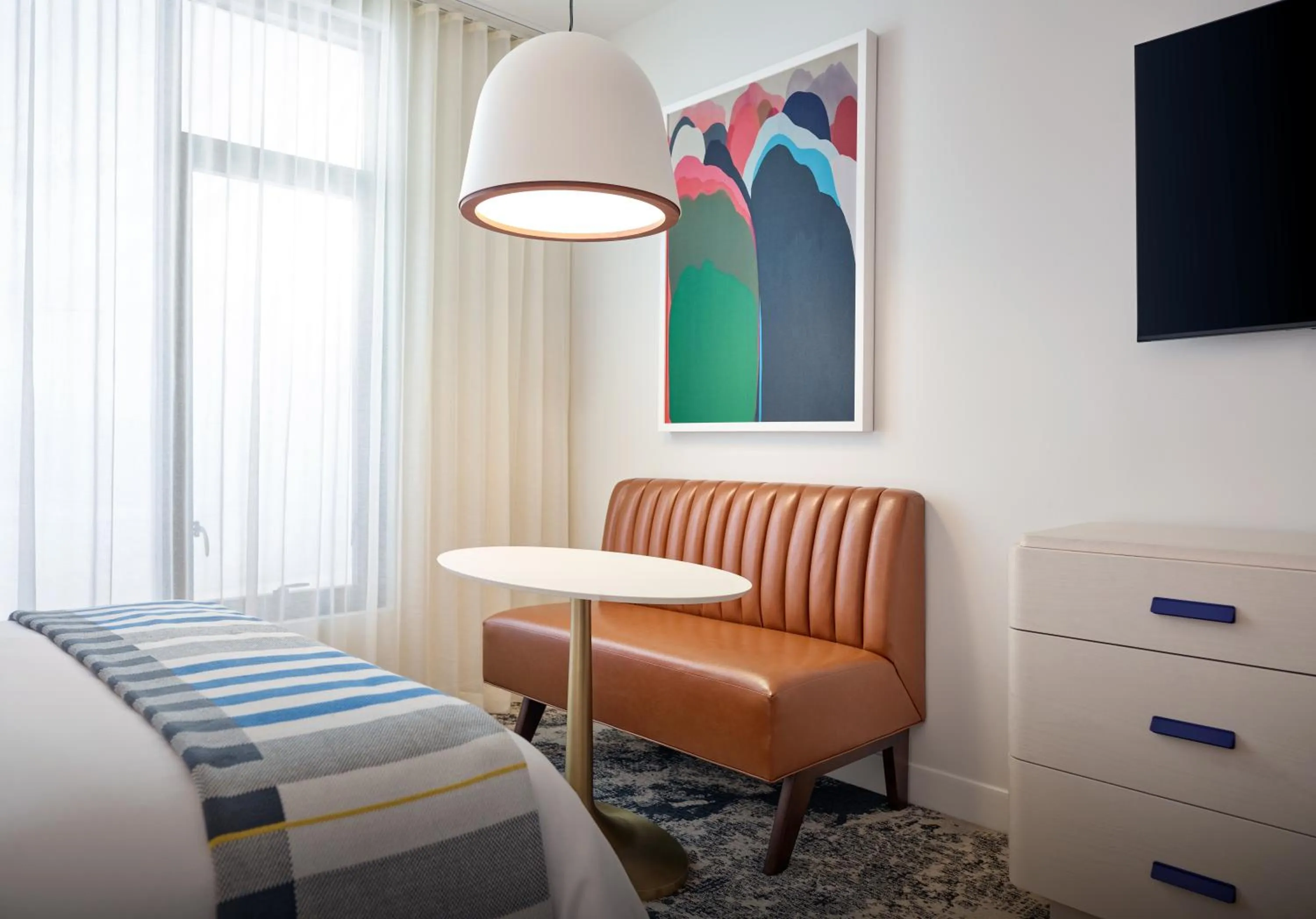 Communal lounge/ TV room, Bed in Limelight Boulder