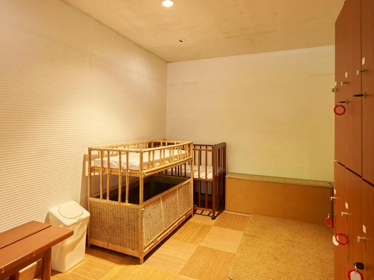 Hot Spring Bath, Bed in Hakone Yumoto hotel