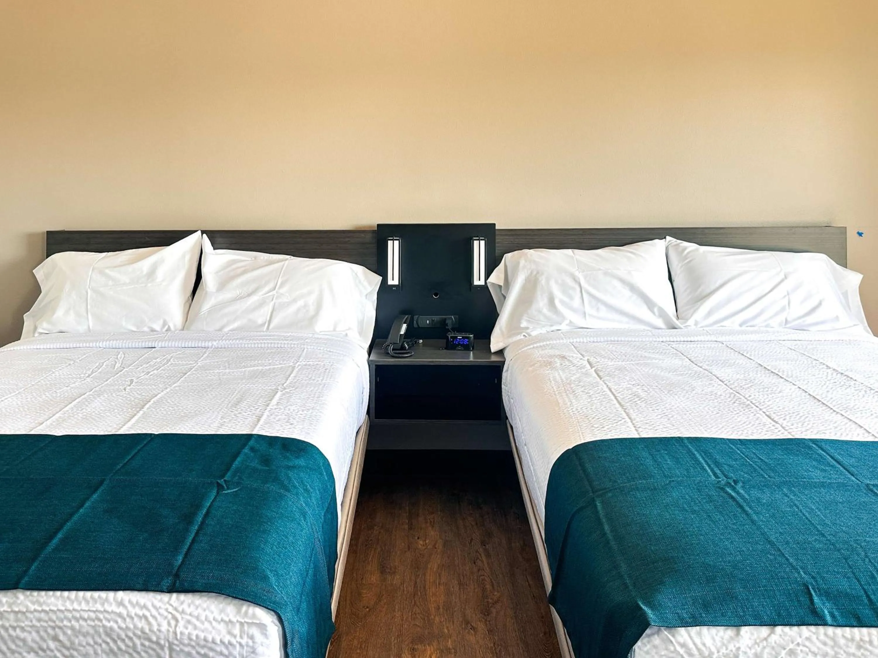 Bedroom, Bed in Studio 6 Richmond Airport