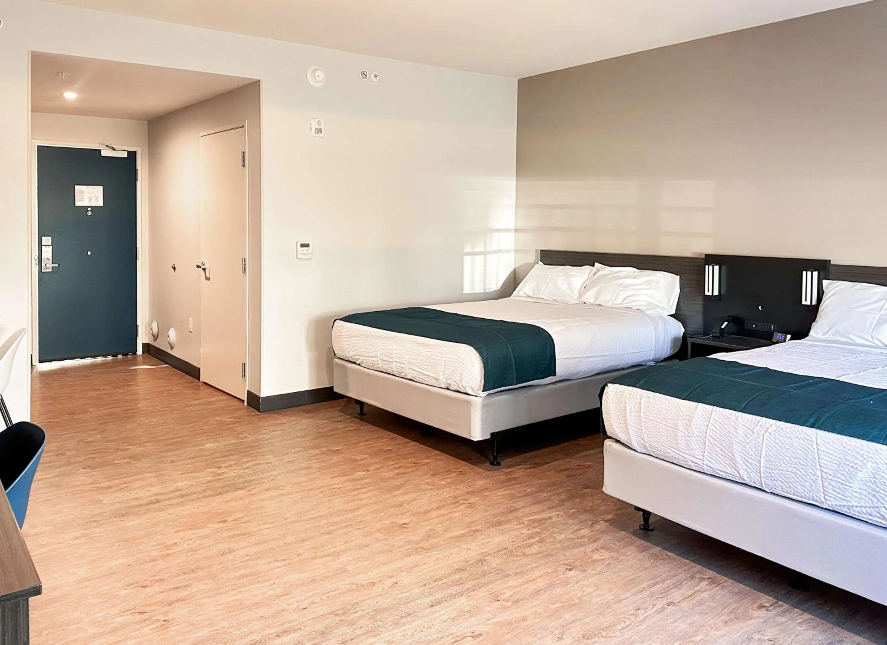 Bedroom, Bed in Studio 6 Richmond Airport