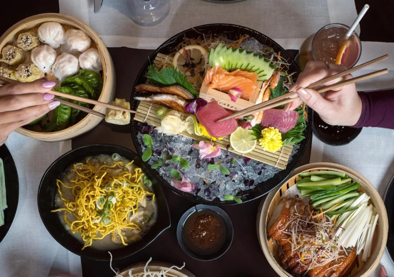 Restaurant/places to eat in City Centre Rotana Doha