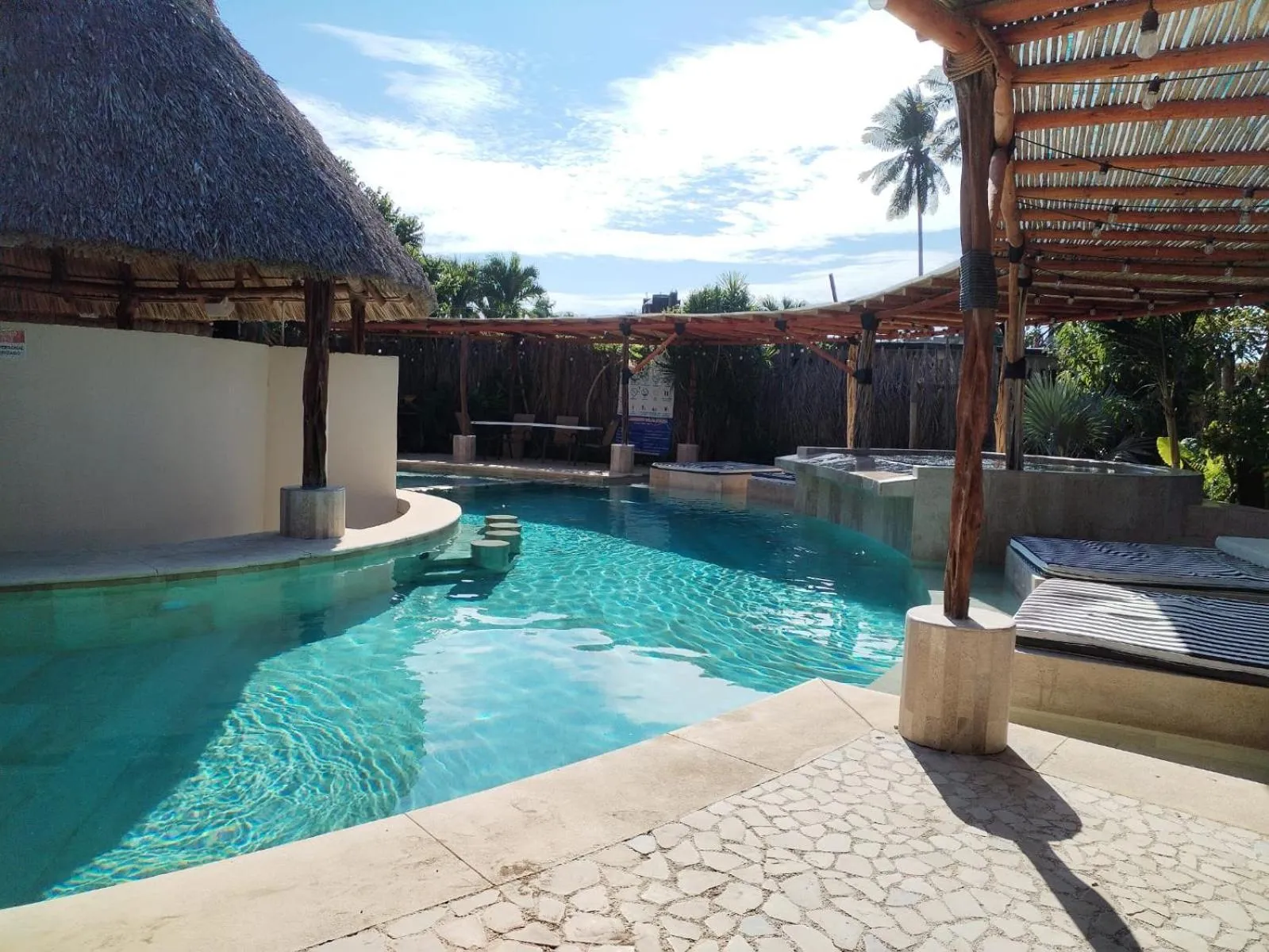 Day in Ashly Loma Larga