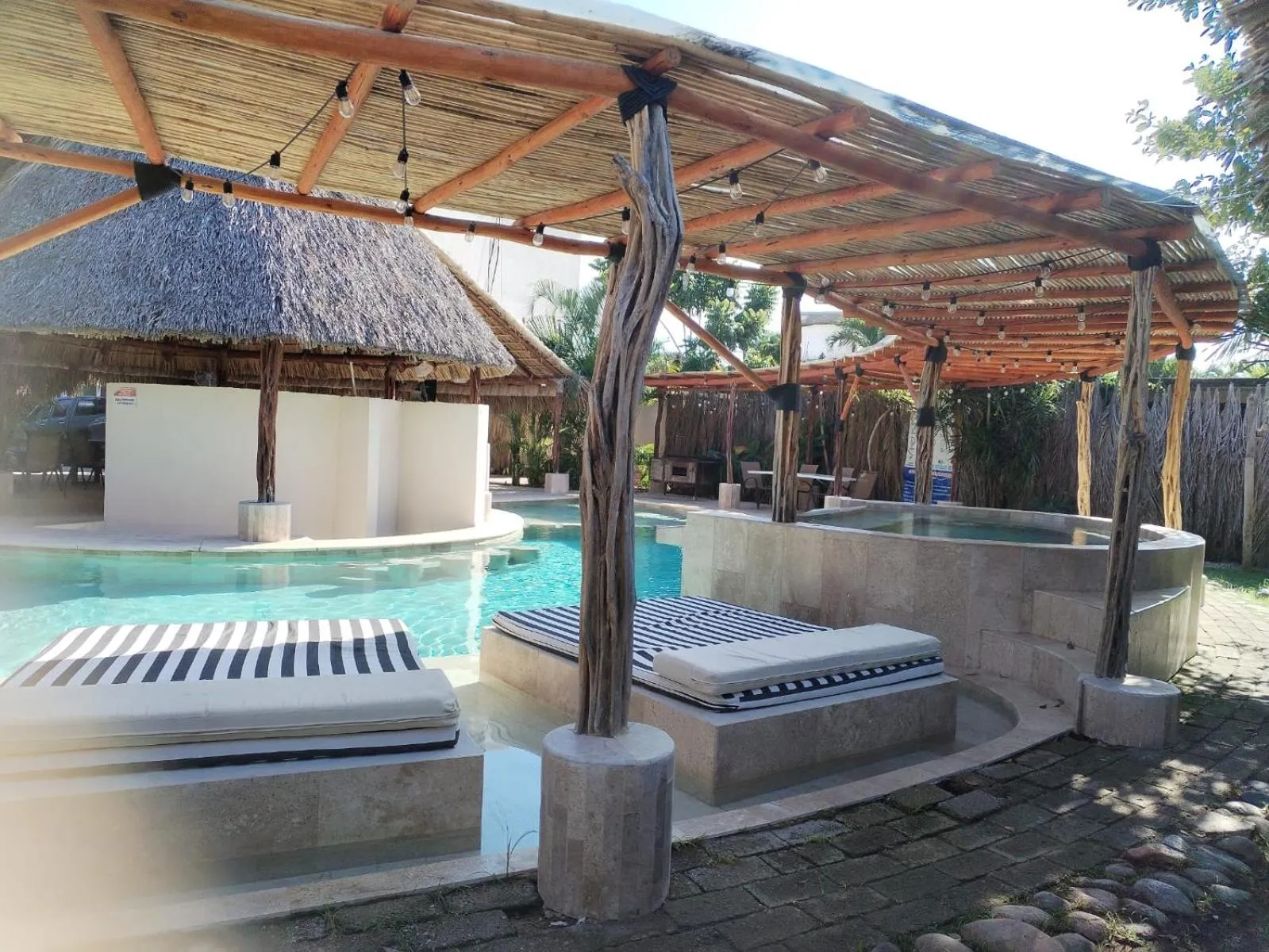 Patio in Ashly Loma Larga