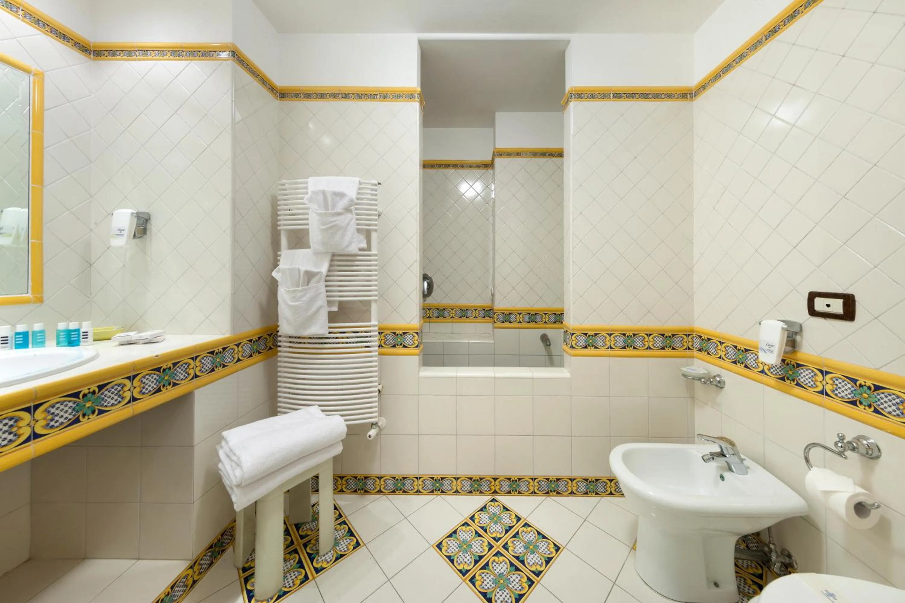 Bathroom in Hotel La Tonnarella