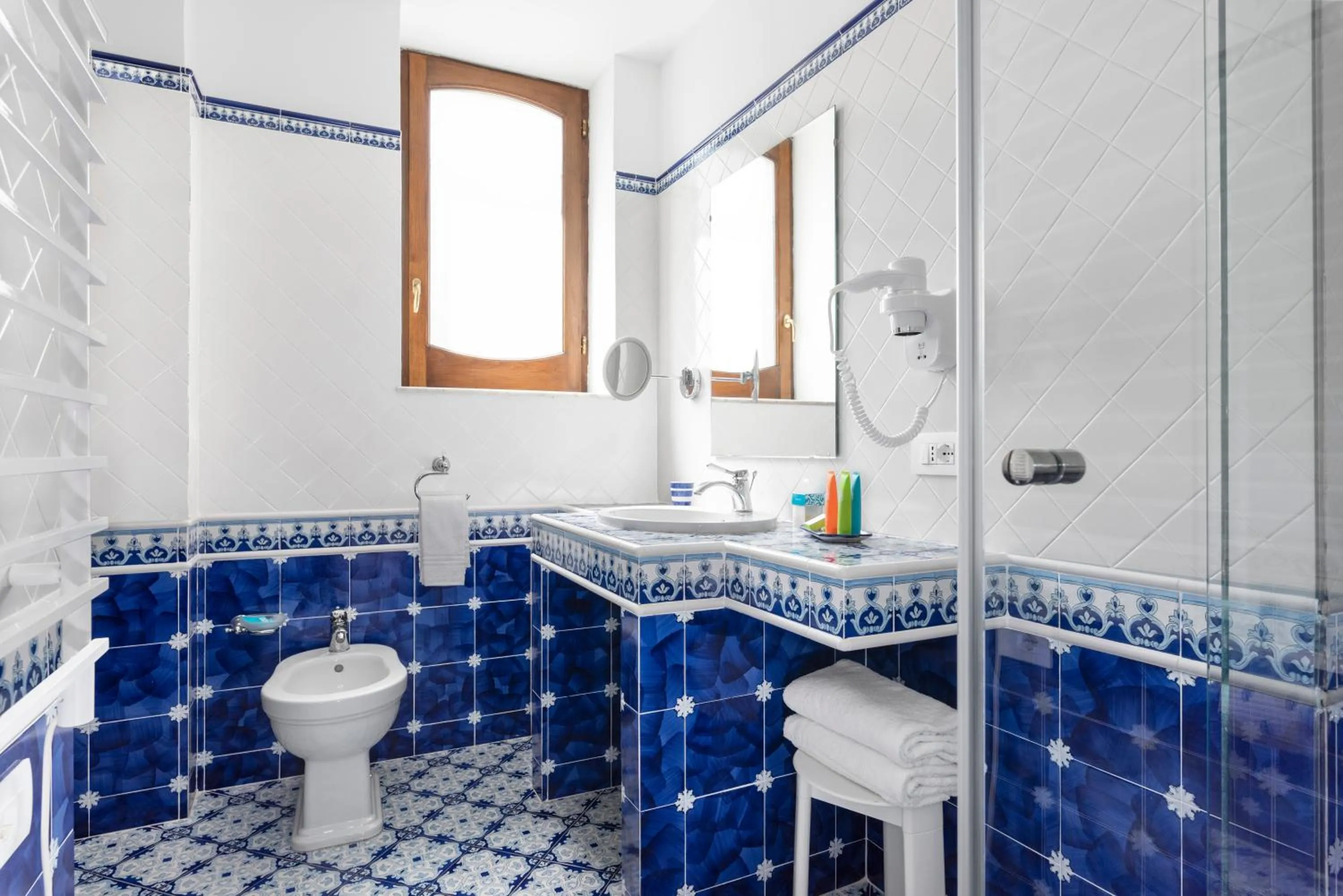 Shower in Hotel La Tonnarella