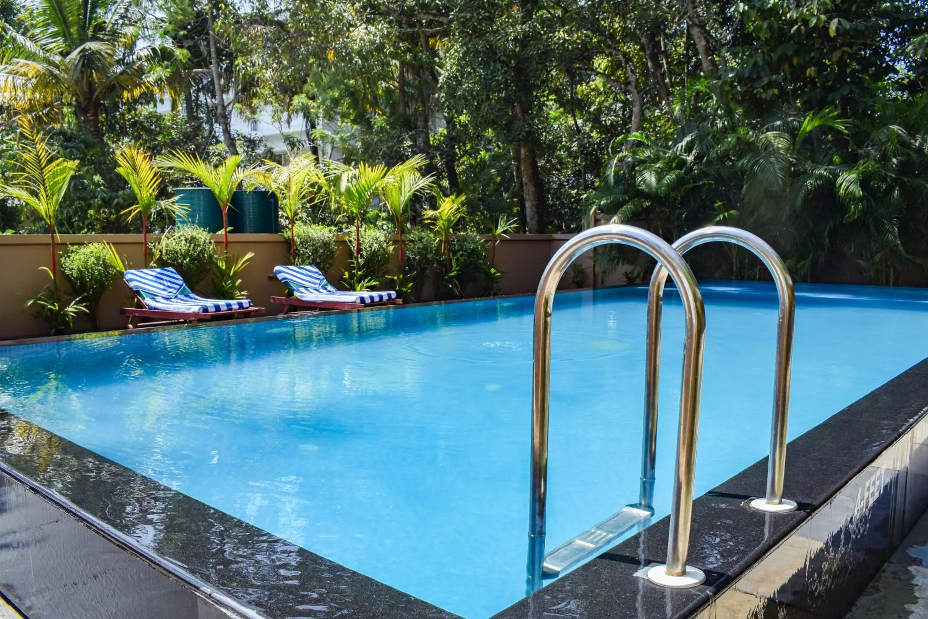 Pool view in Peppervine Hotel