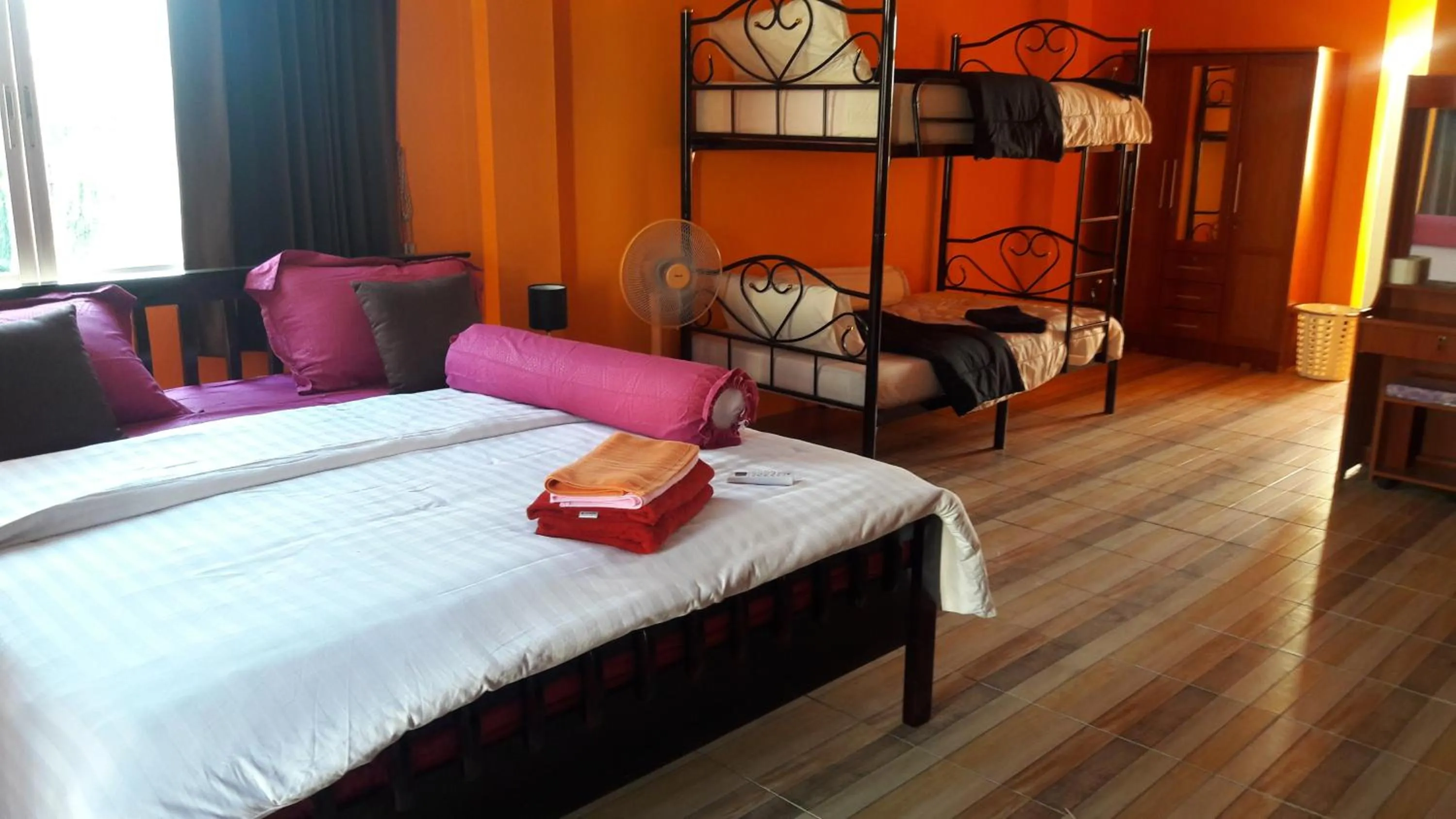 bunk bed, Bed in Concordia Guesthouse