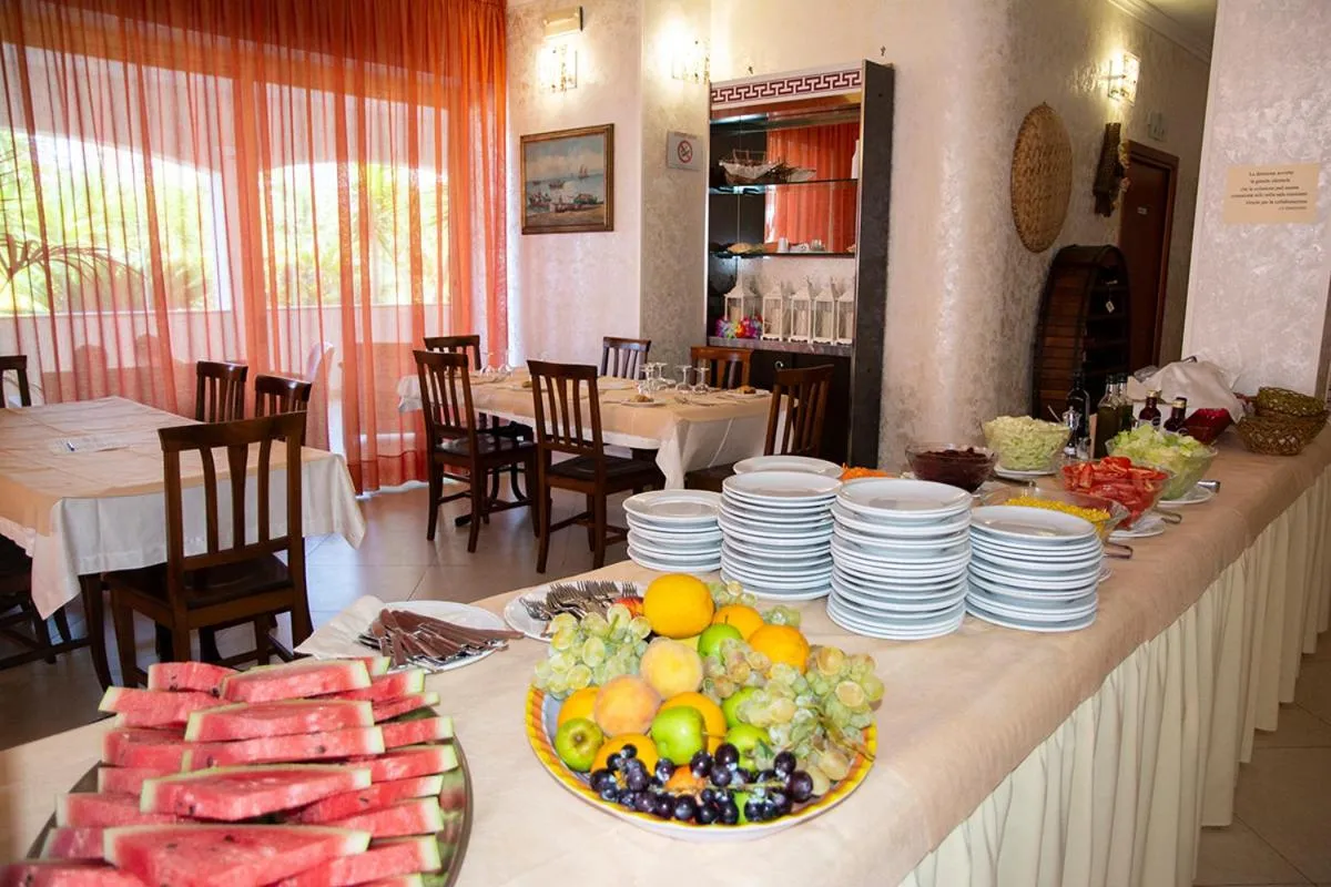 Restaurant/places to eat in Hotel Club Bellavista