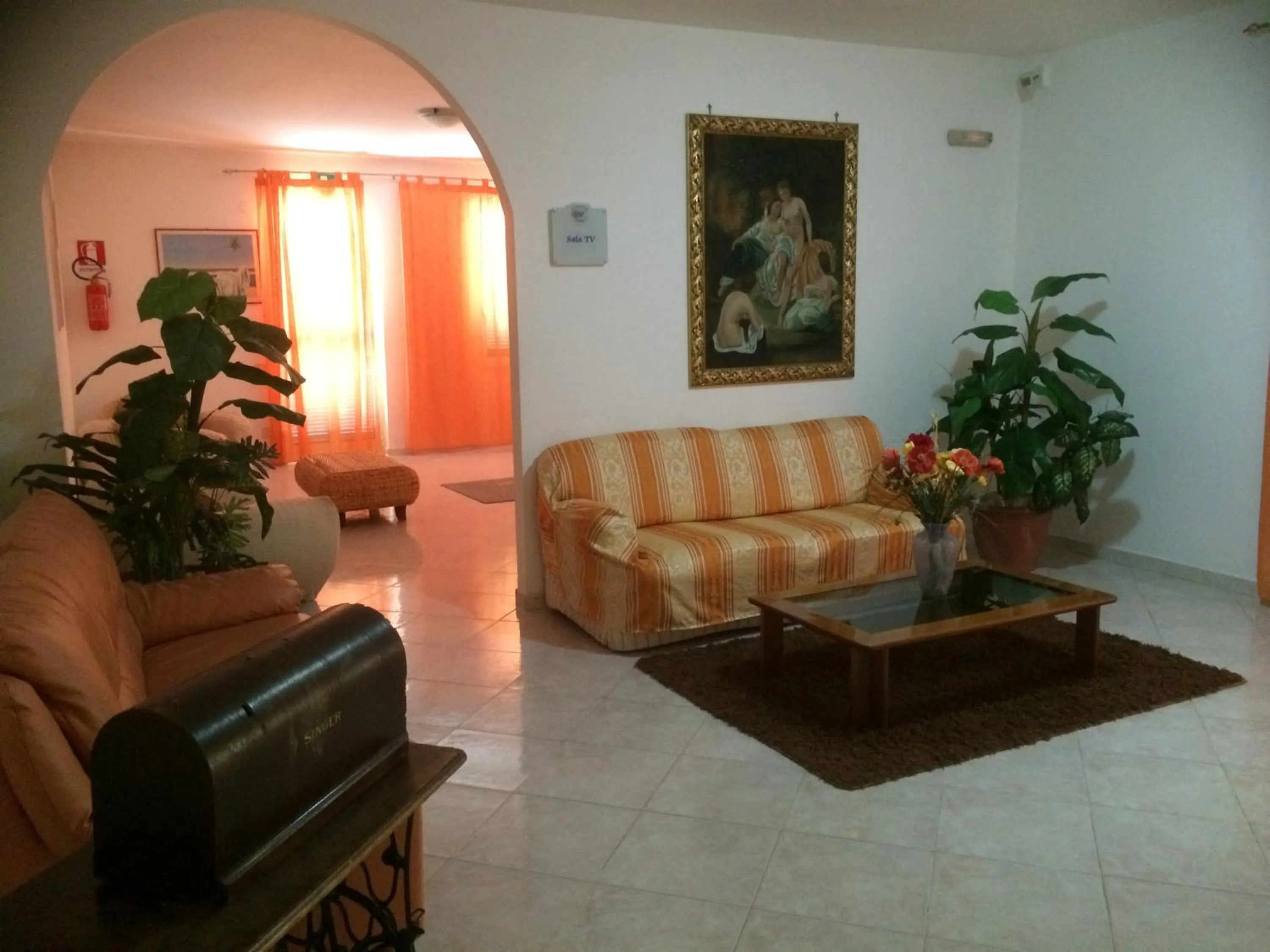 Communal lounge/ TV room in Hotel Club Bellavista