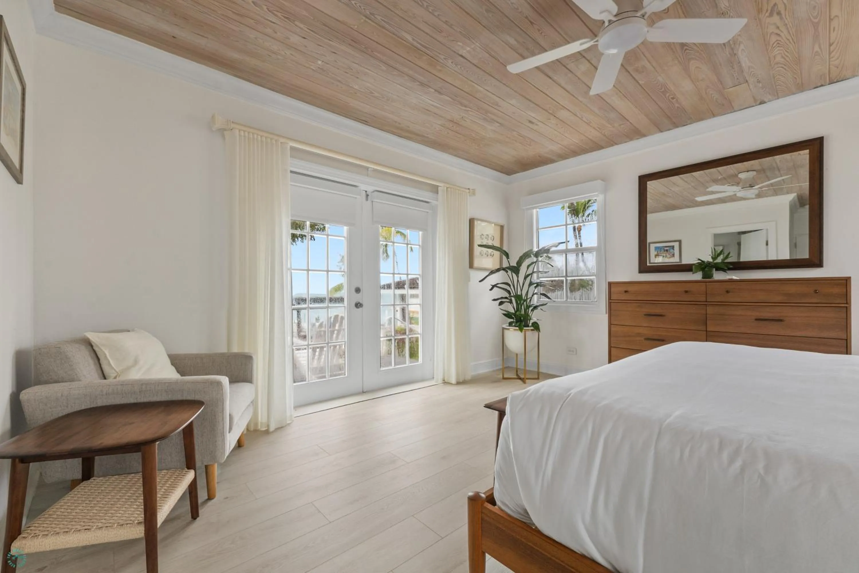 Bedroom, Bed in Romora Bay Resort & Marina