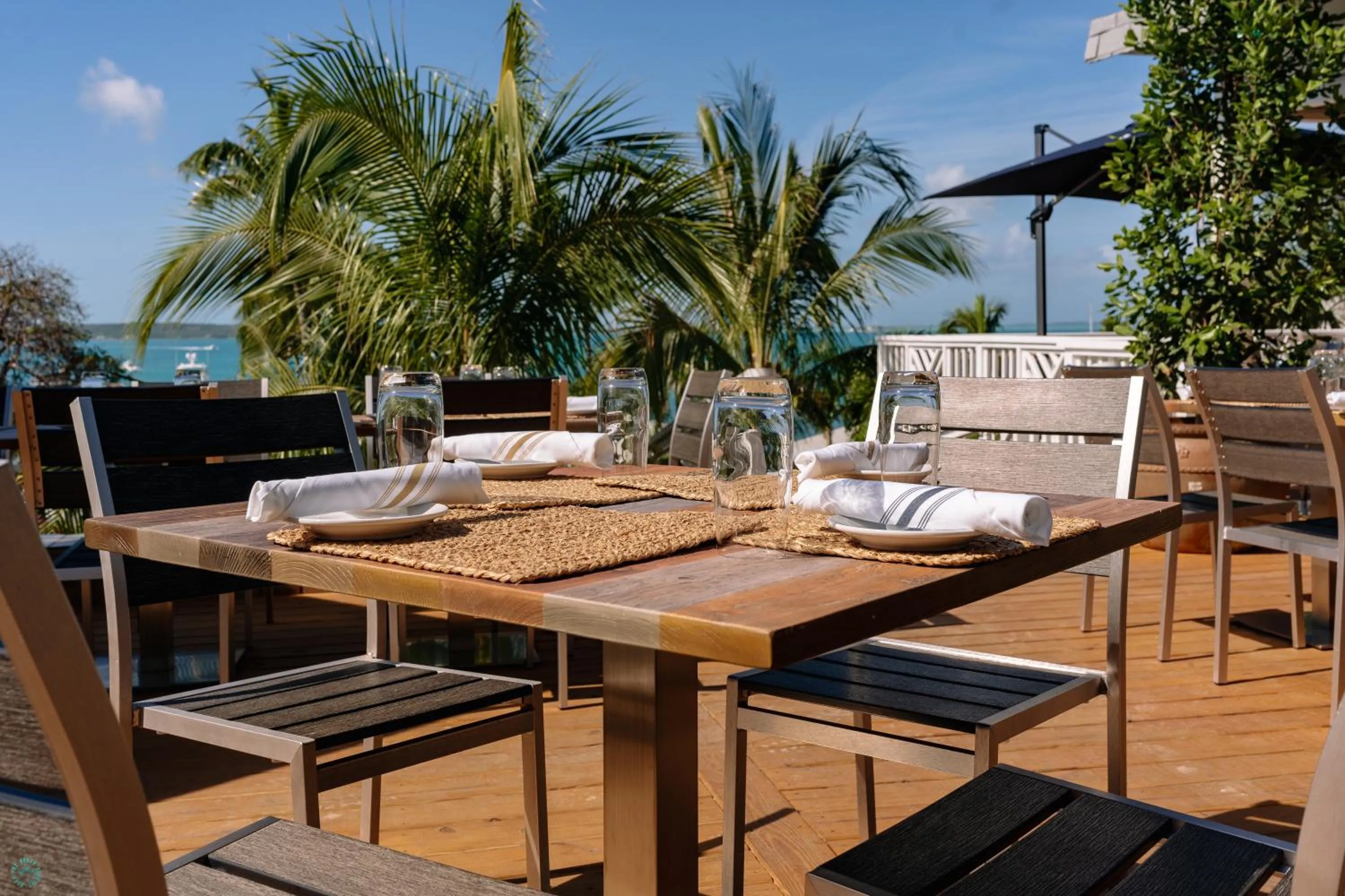 Restaurant/places to eat in Romora Bay Resort & Marina