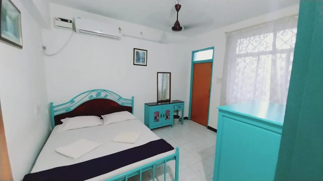 Bed in Shangrila Majorda Beach Hotel