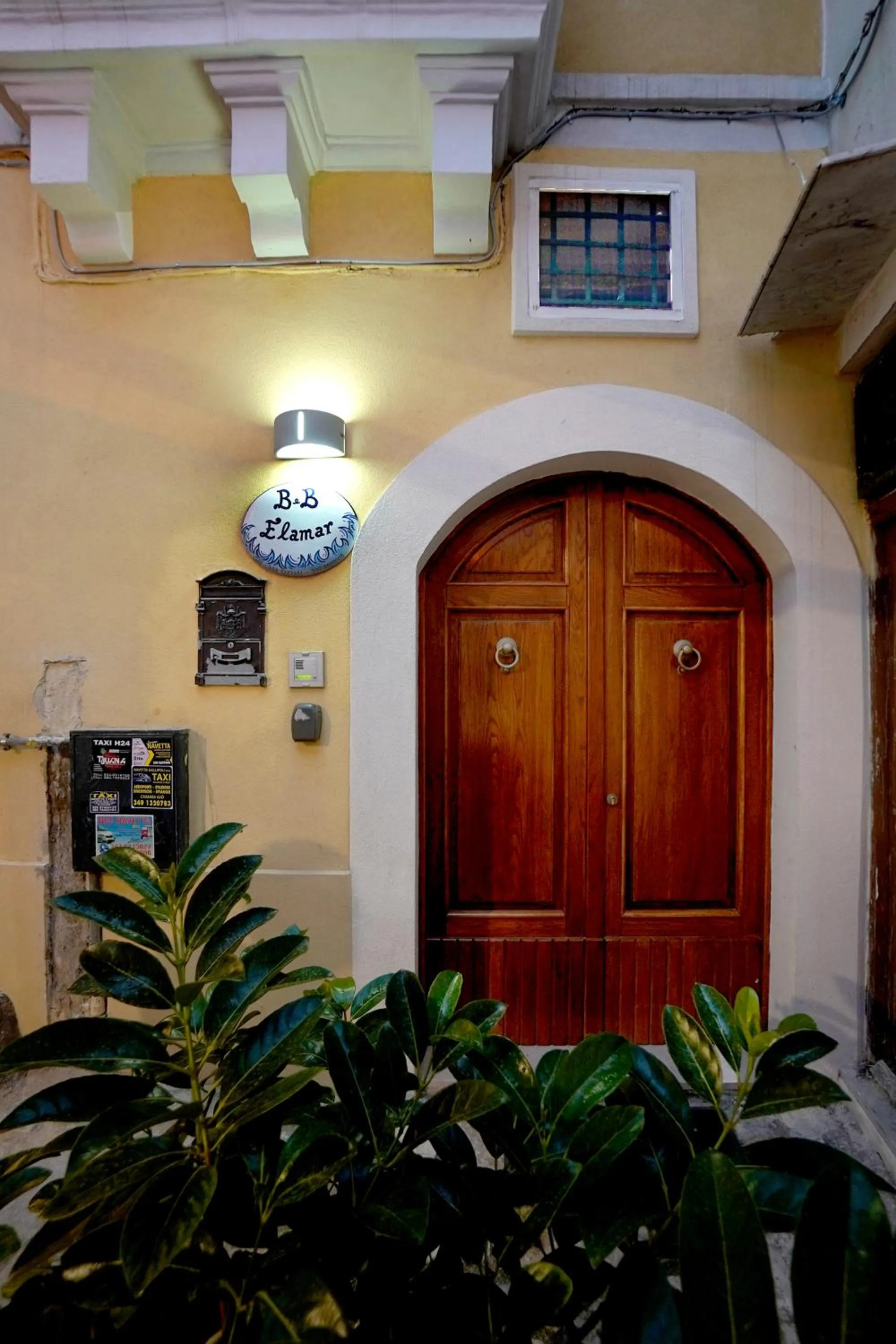 Property building in Elamar Rooms & Apartment