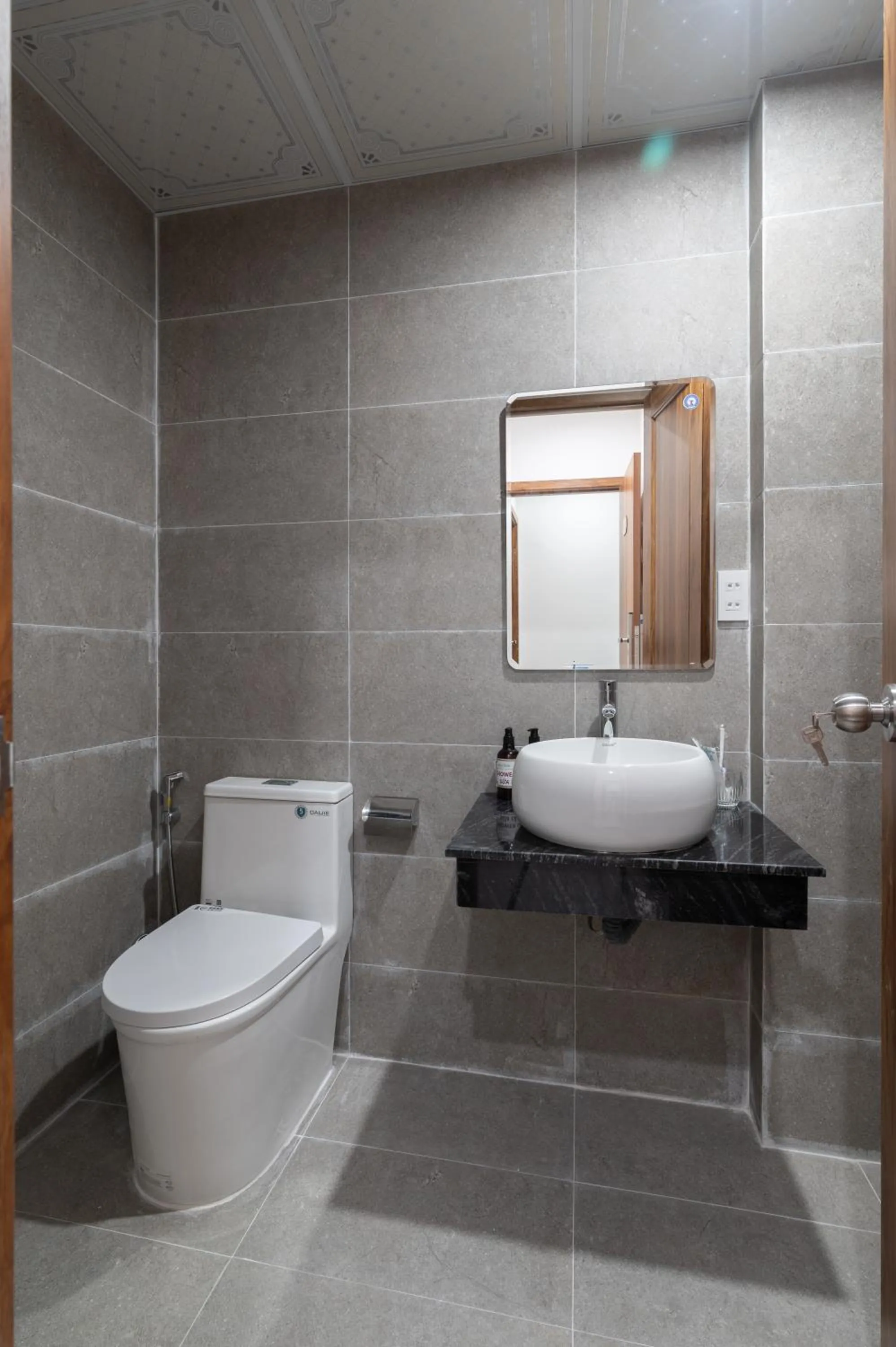 Shower in Saluton House