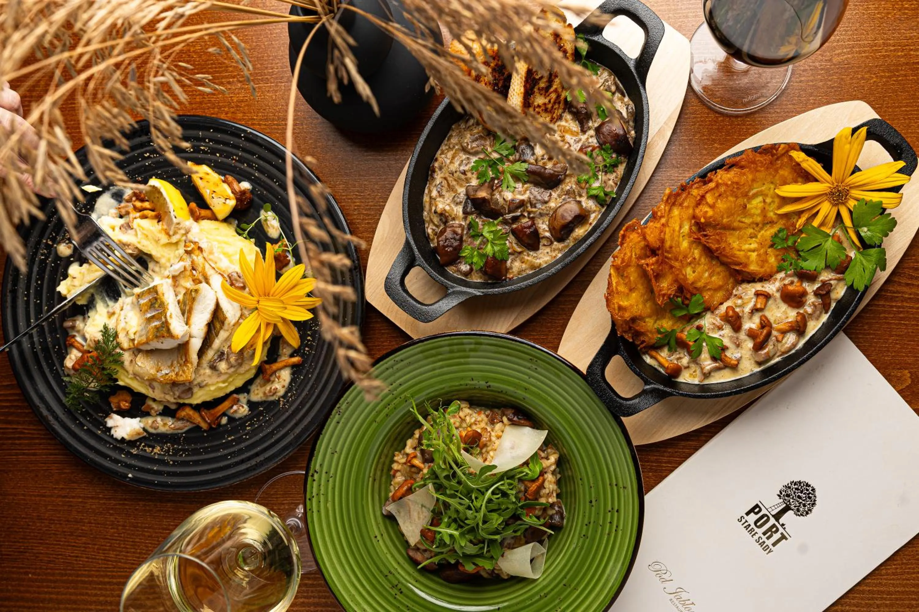 Restaurant/places to eat in Stare Sady Chillout Rooms "Pod Jabłoniami"