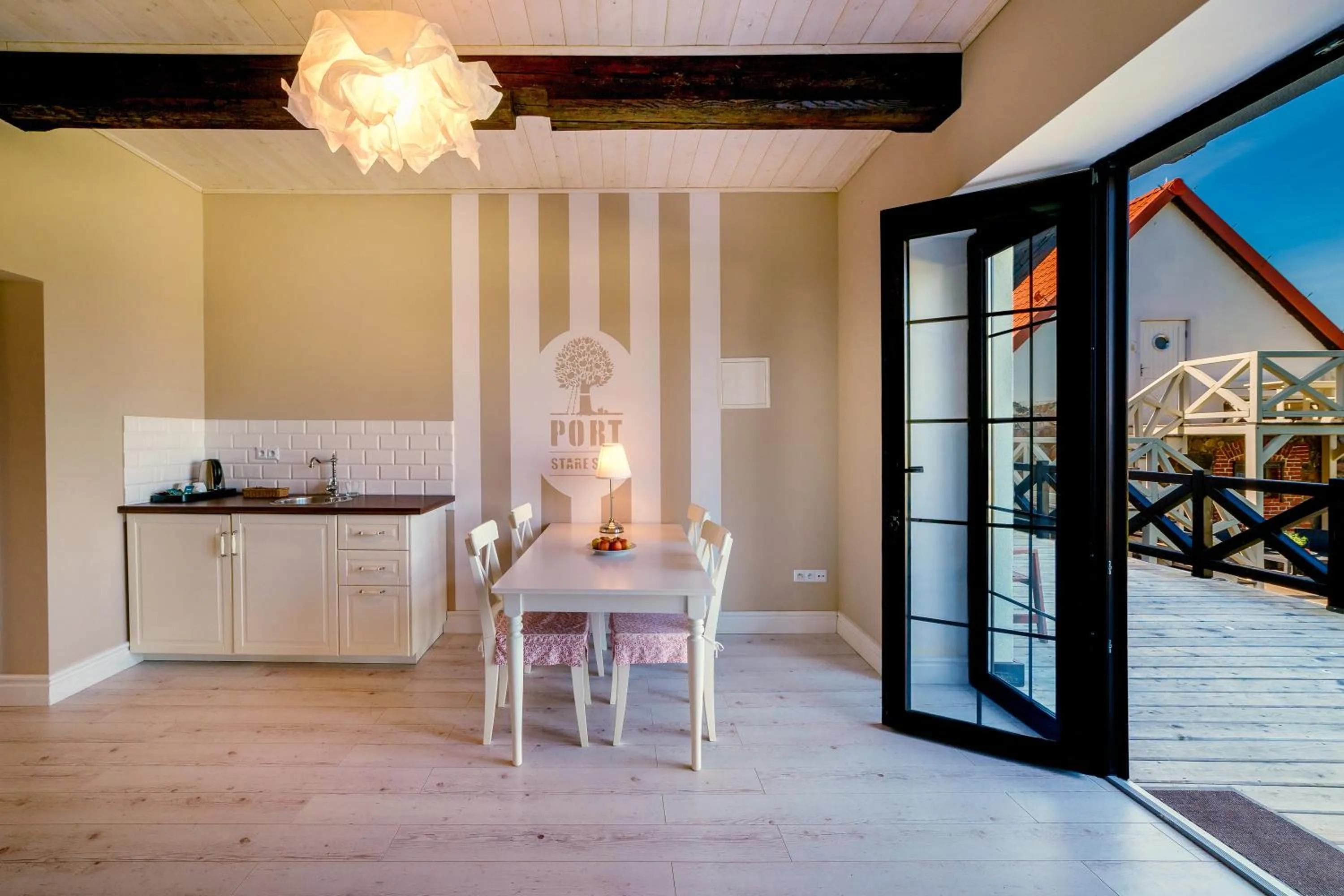 Kitchen or kitchenette in Stare Sady Chillout Rooms "Pod Jabłoniami"